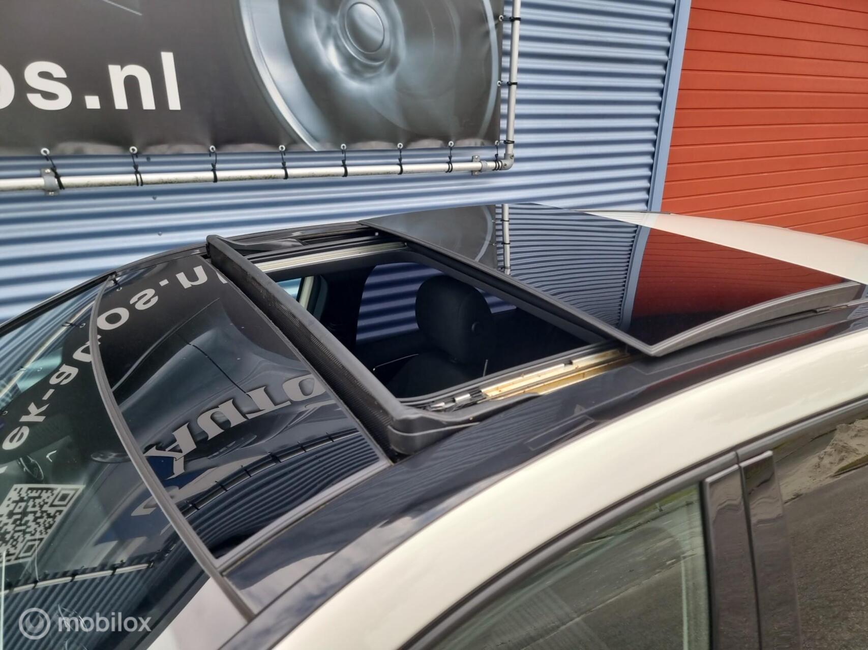 Foto van Mercedes-Benz B 180
