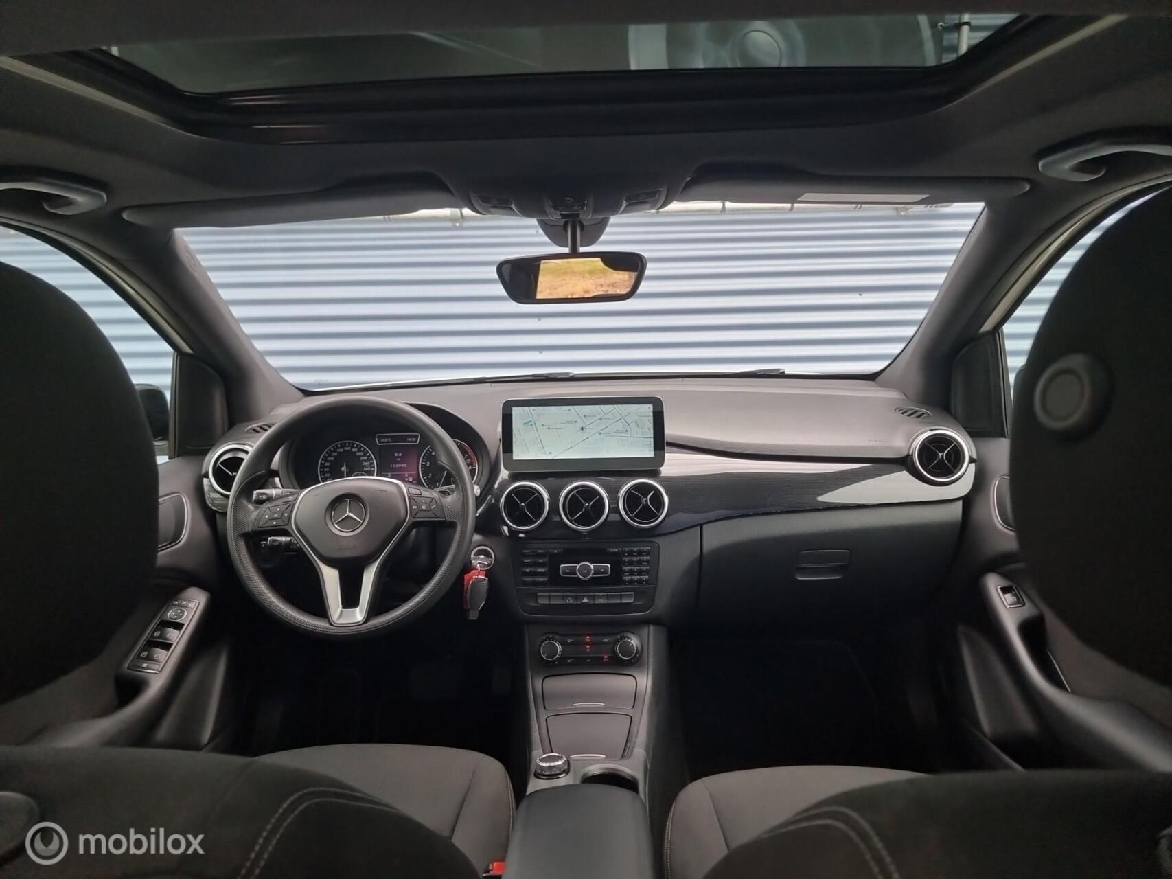 Foto van Mercedes-Benz B 180