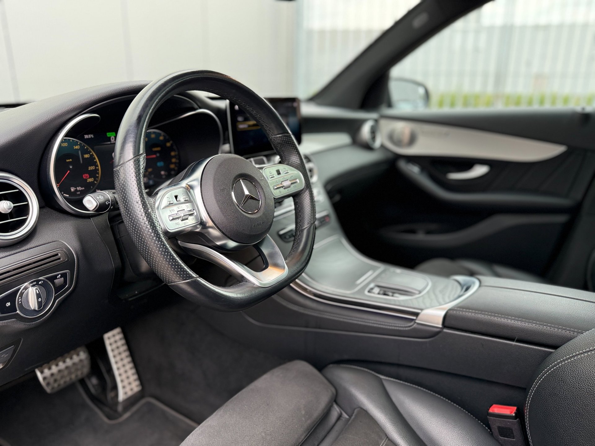 Foto van Mercedes-Benz GLC 300 E 4Matic