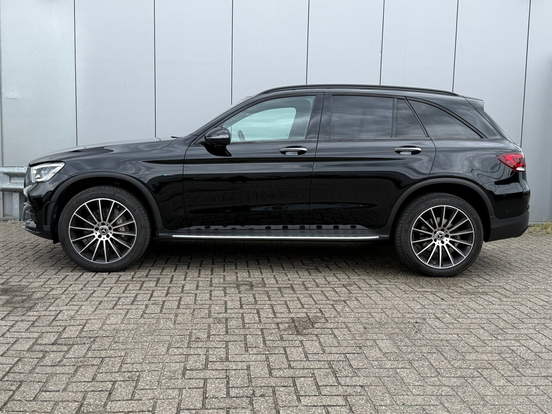 Foto van Mercedes-Benz GLC 300 E 4Matic