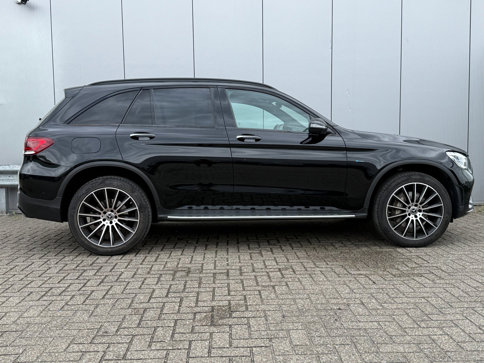 Foto van Mercedes-Benz GLC 300 E 4Matic