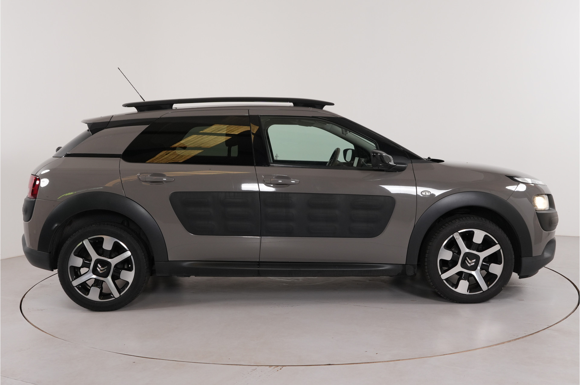 Foto van Citroen C4 Cactus