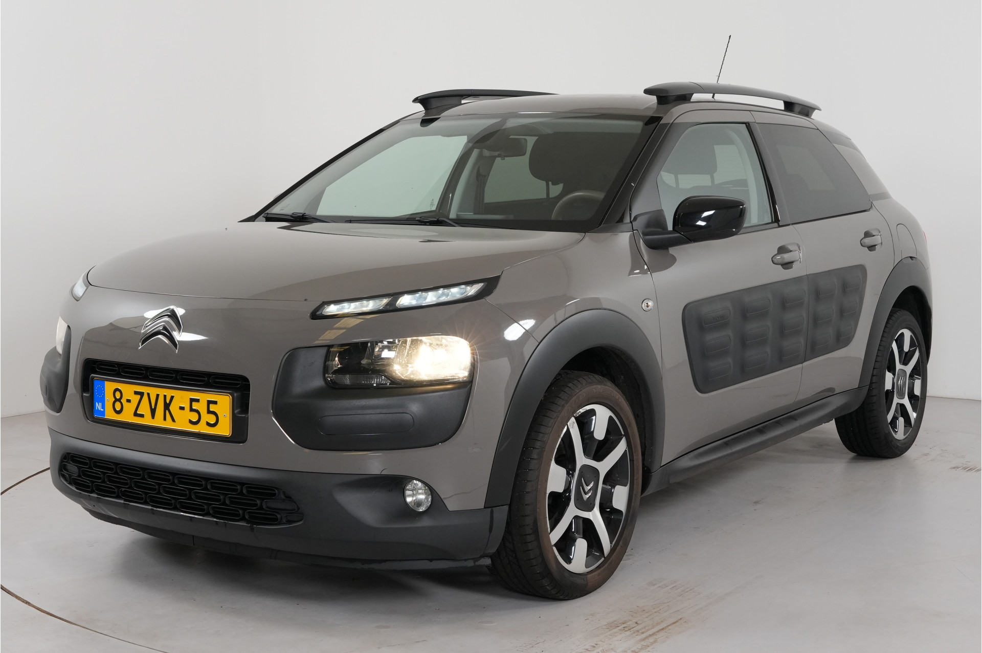 Citroen C4 Cactus 1.6 e-HDi Business 2015 - voorkant