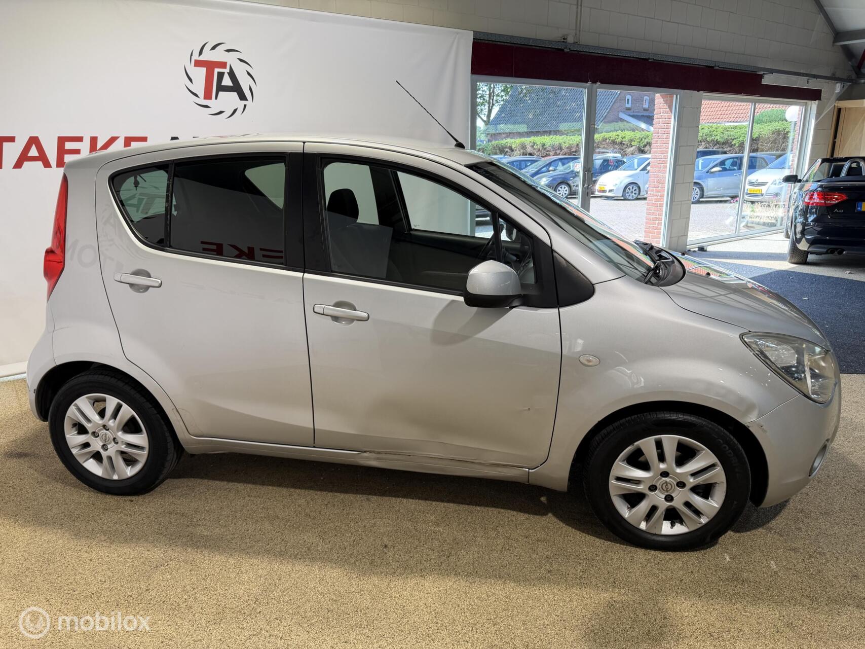 Foto van Opel Agila