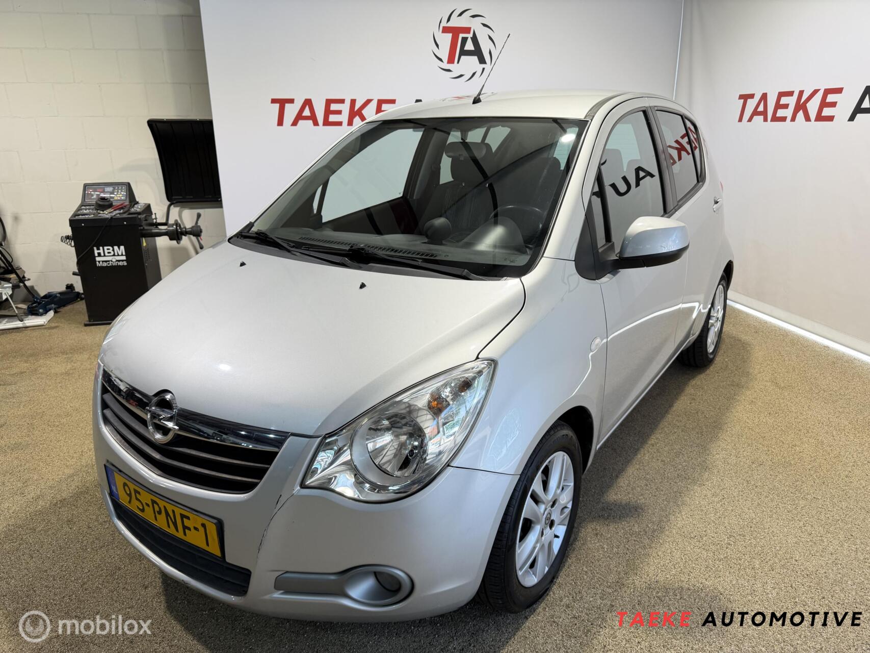 Opel Agila 1.2 Edition Airco/Apk/Nap/Schade rechts 2011 - voorkant
