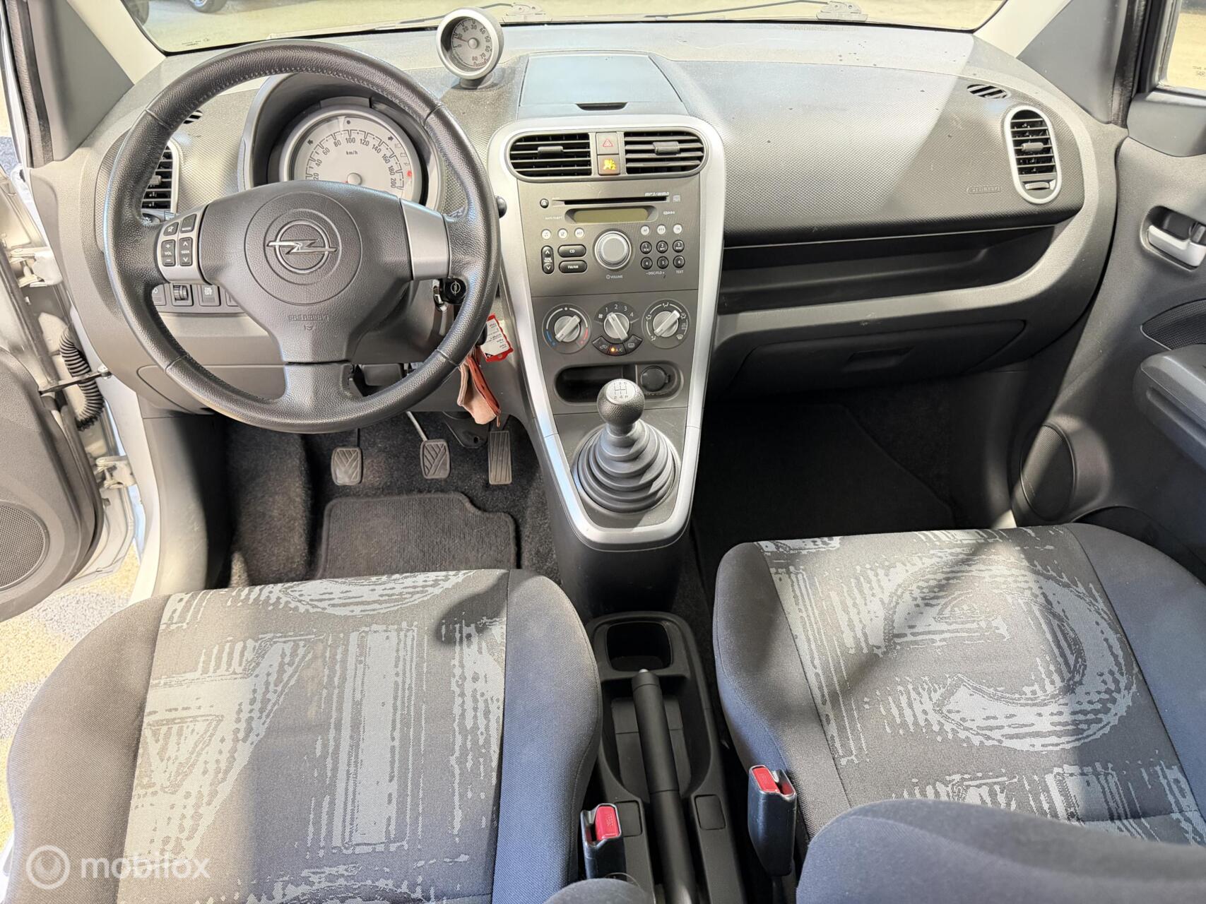 Foto van Opel Agila
