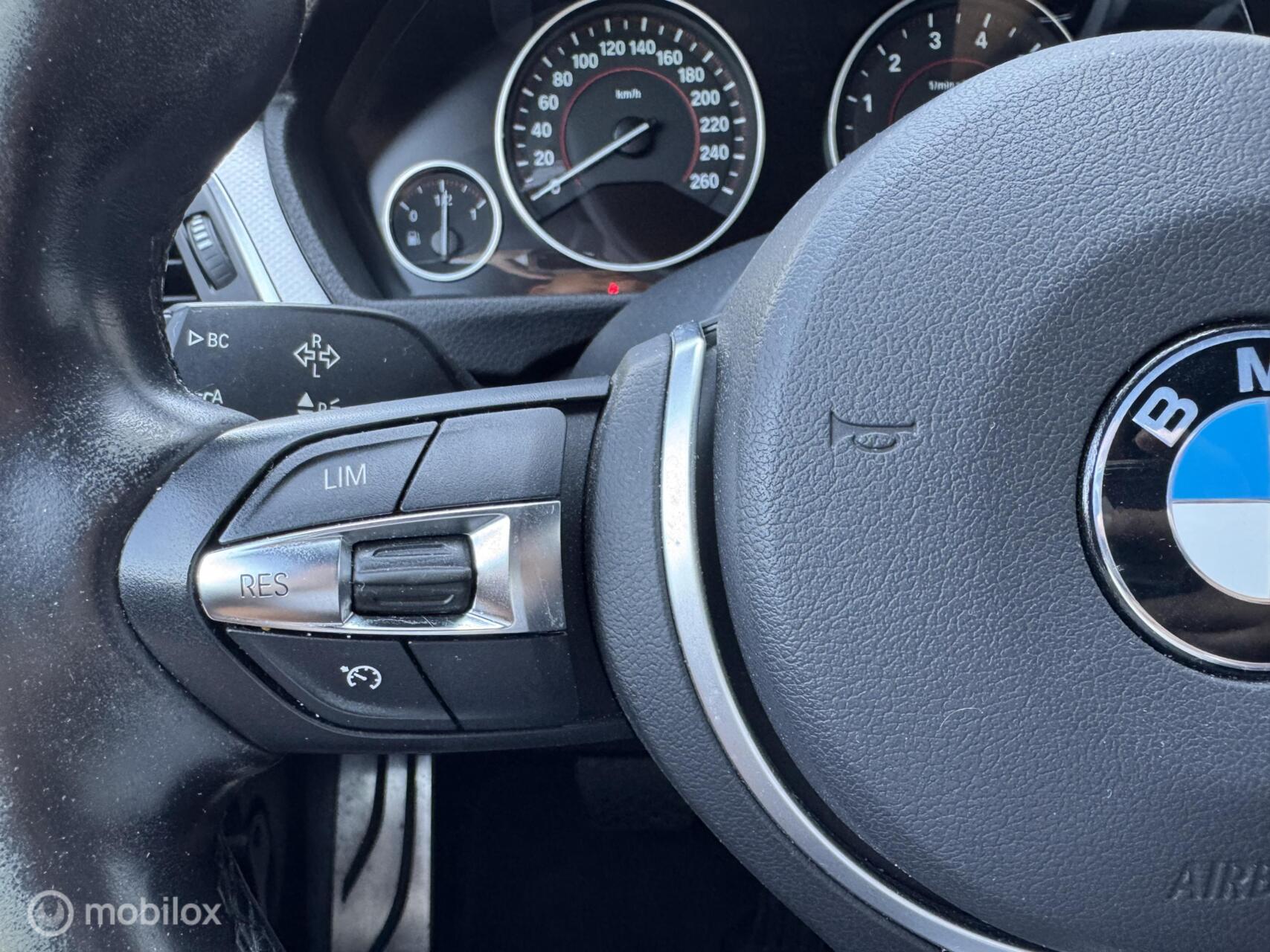 Foto van BMW 330e Iperformance