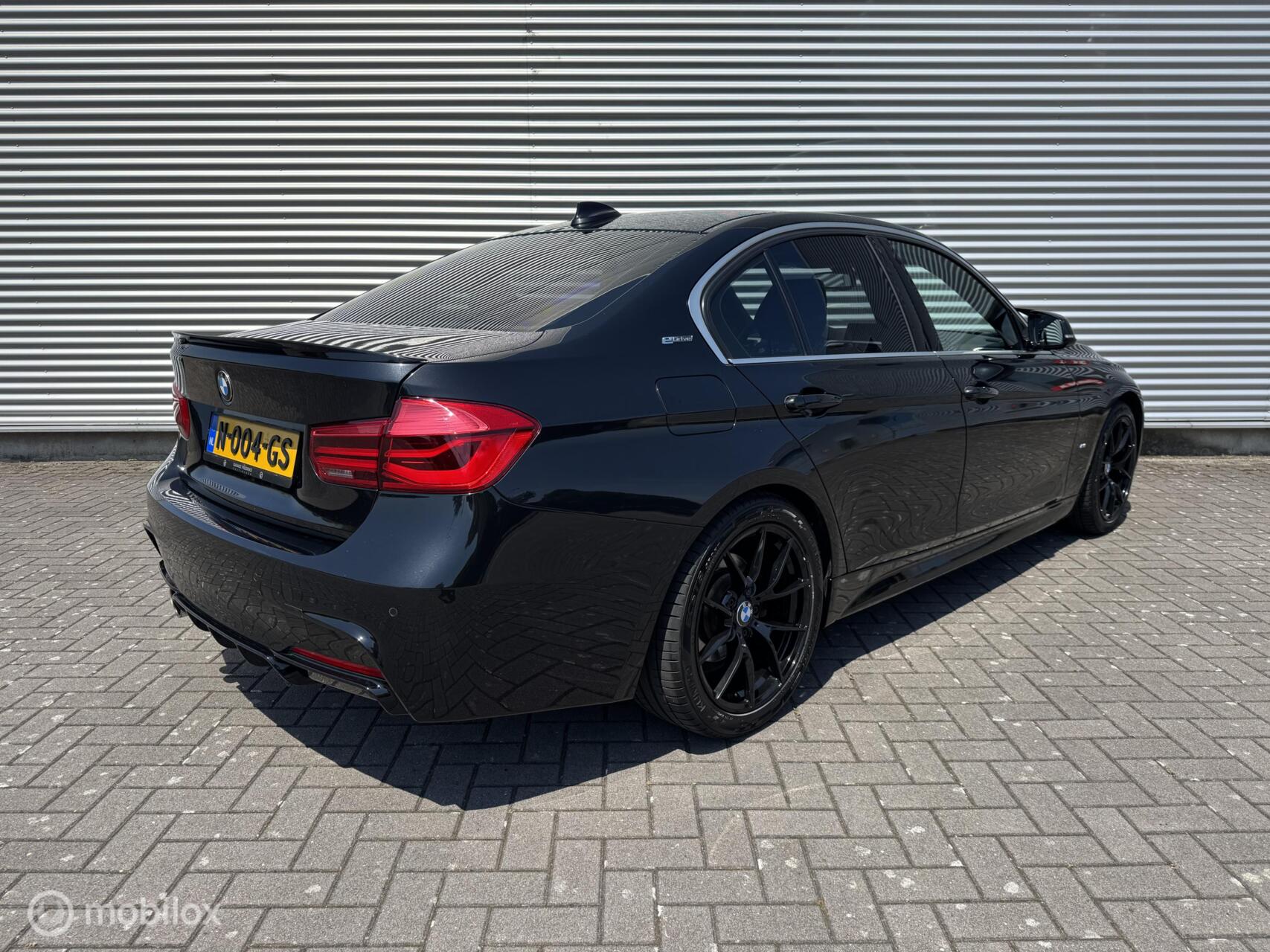 Foto van BMW 330e Iperformance