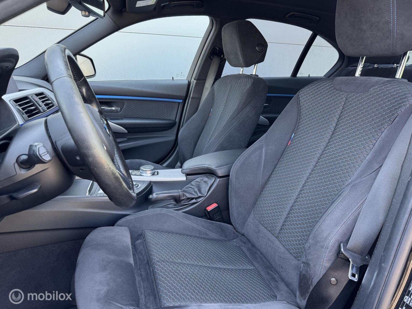 Foto van BMW 330e Iperformance