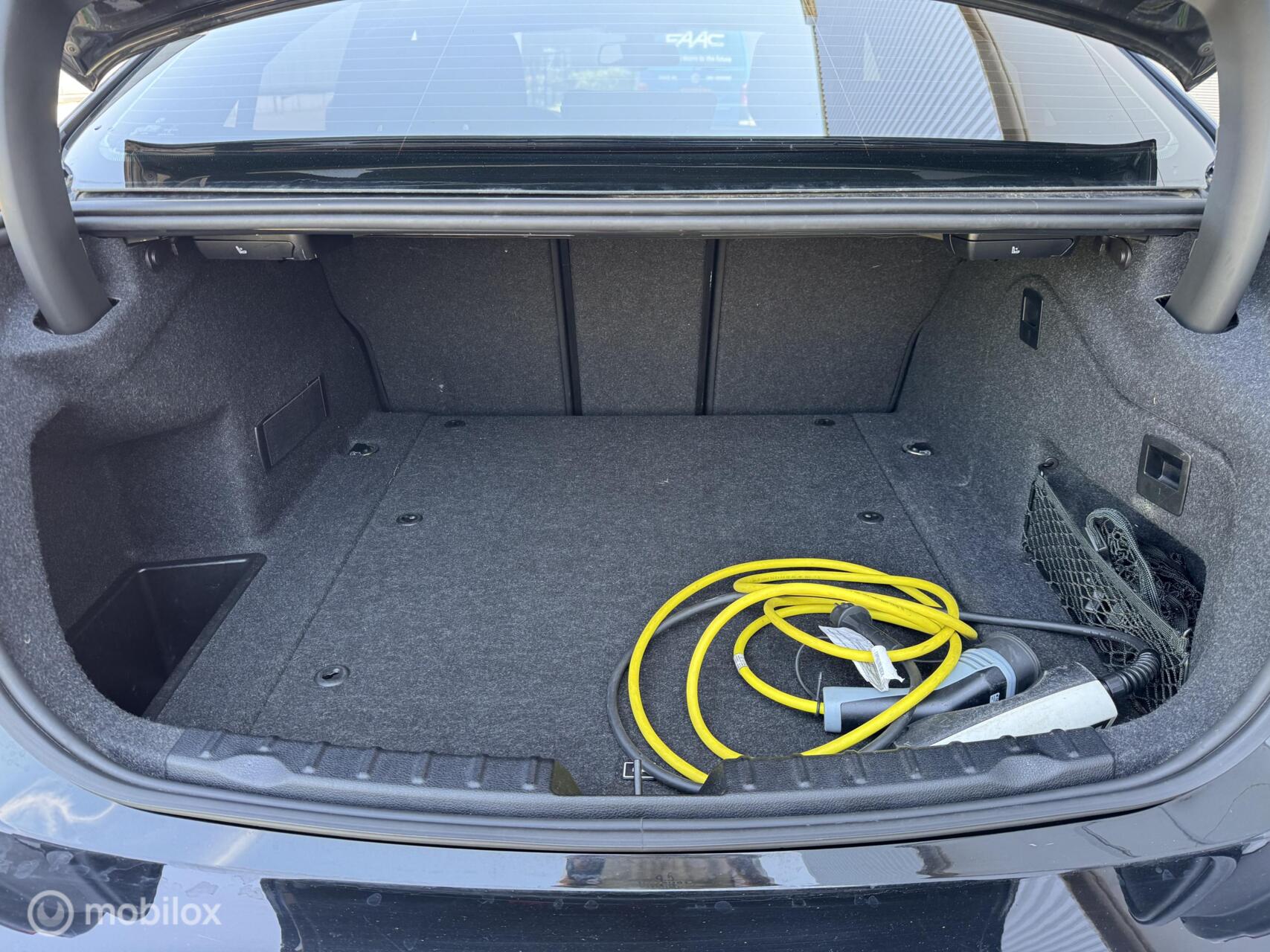 Foto van BMW 330e Iperformance