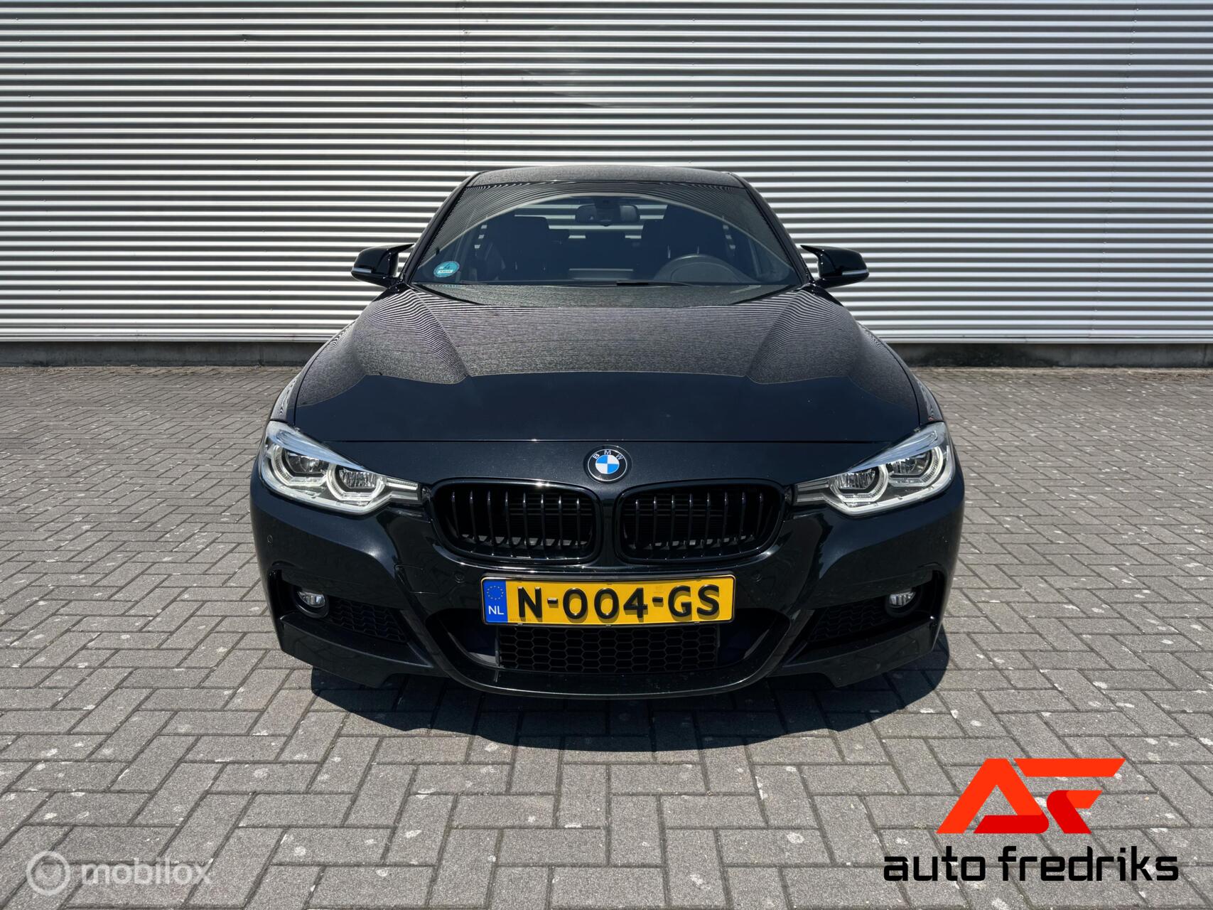 Foto van BMW 330e Iperformance