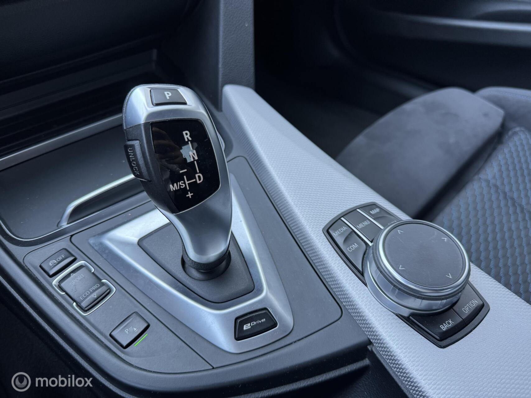 Foto van BMW 330e Iperformance