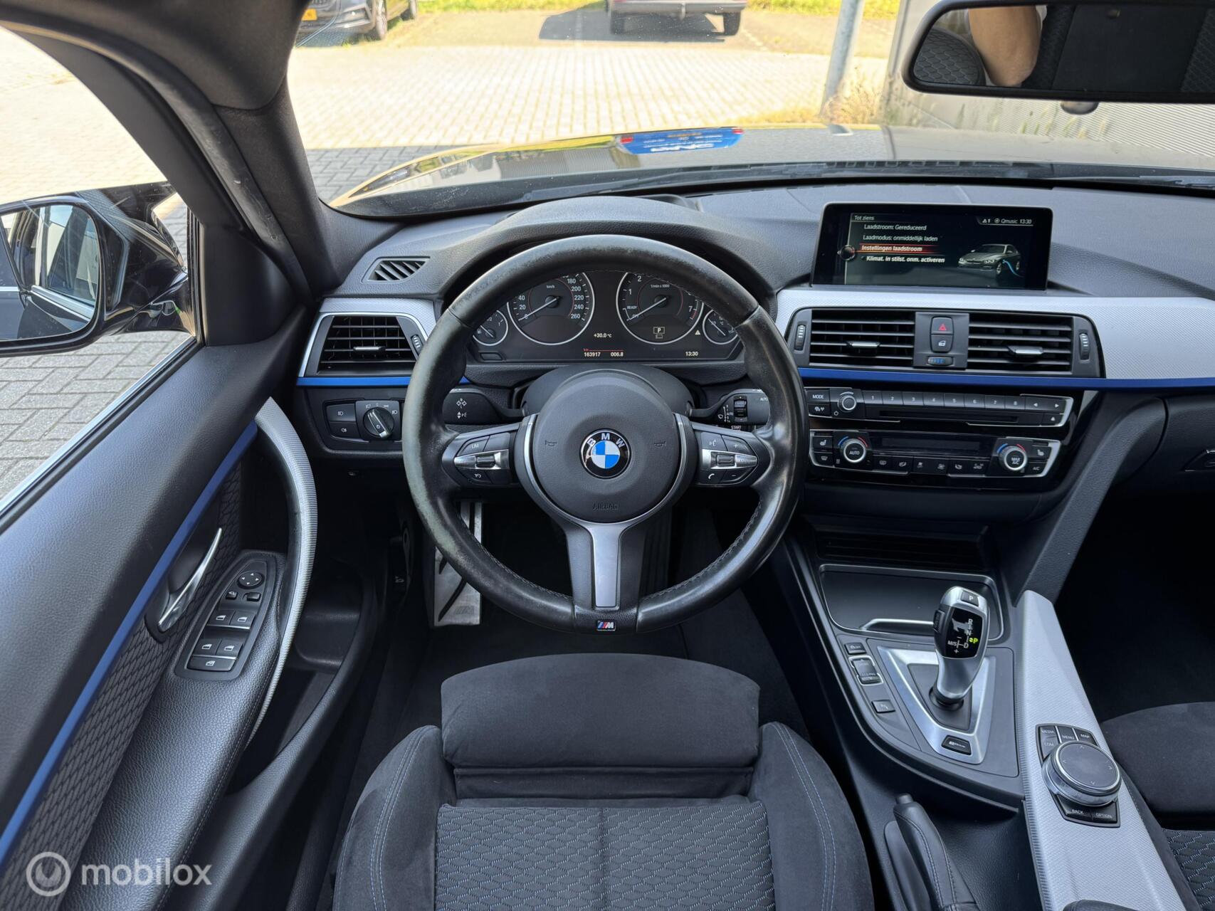 Foto van BMW 330e Iperformance
