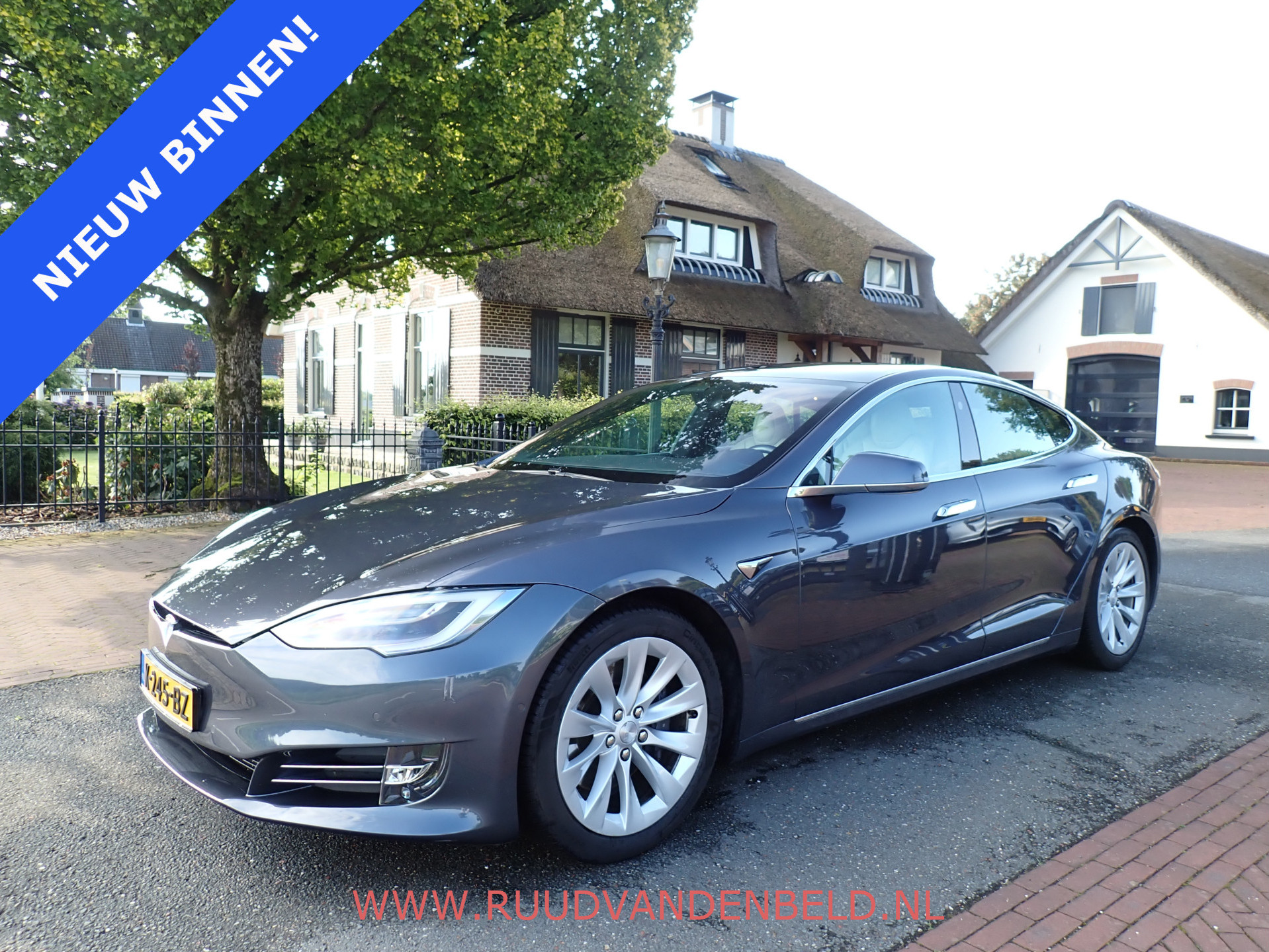 Foto van TESLA MODEL S