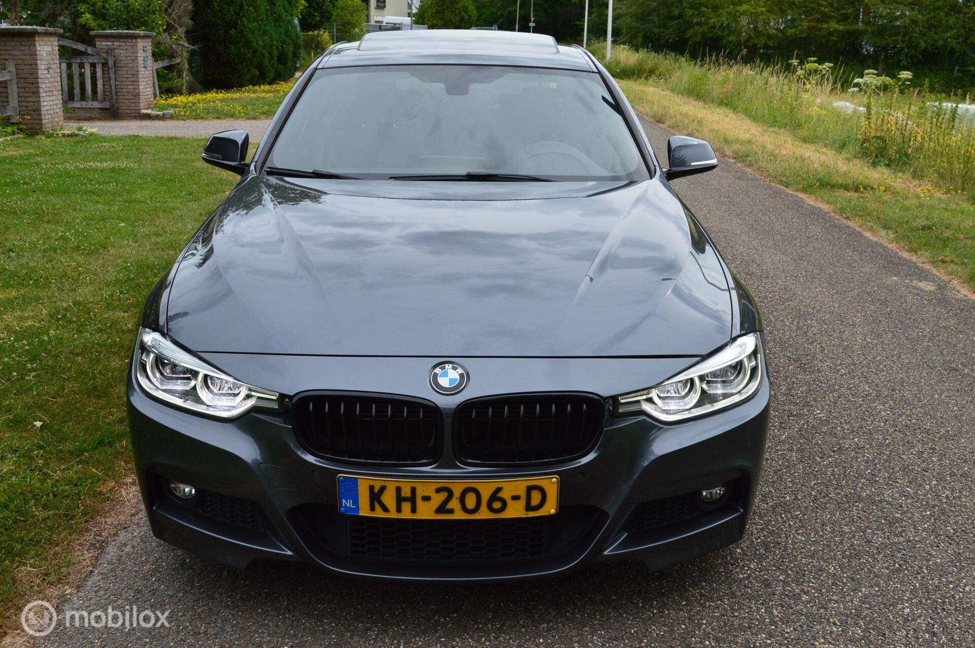 Foto van BMW 330e