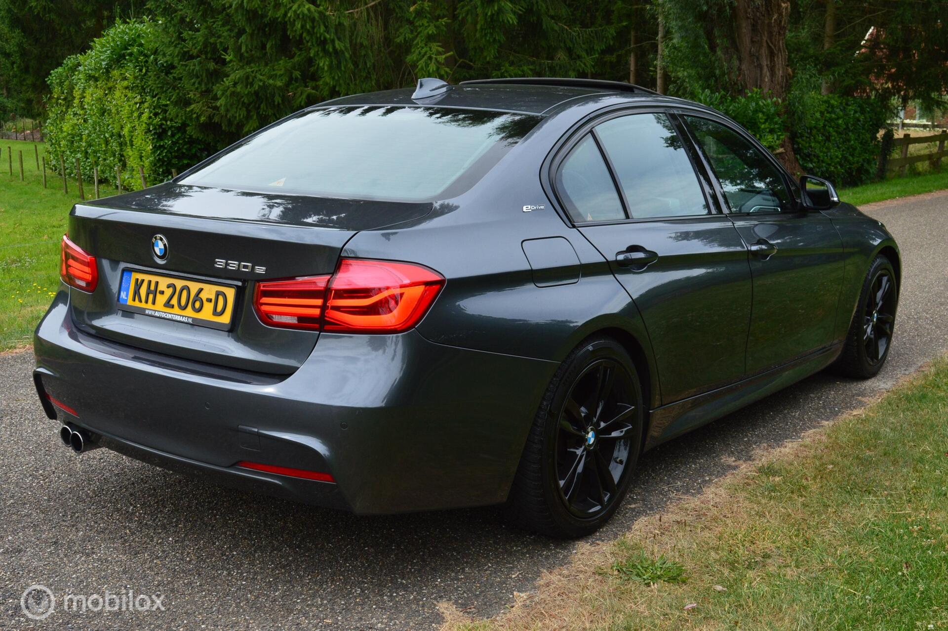 Foto van BMW 330e