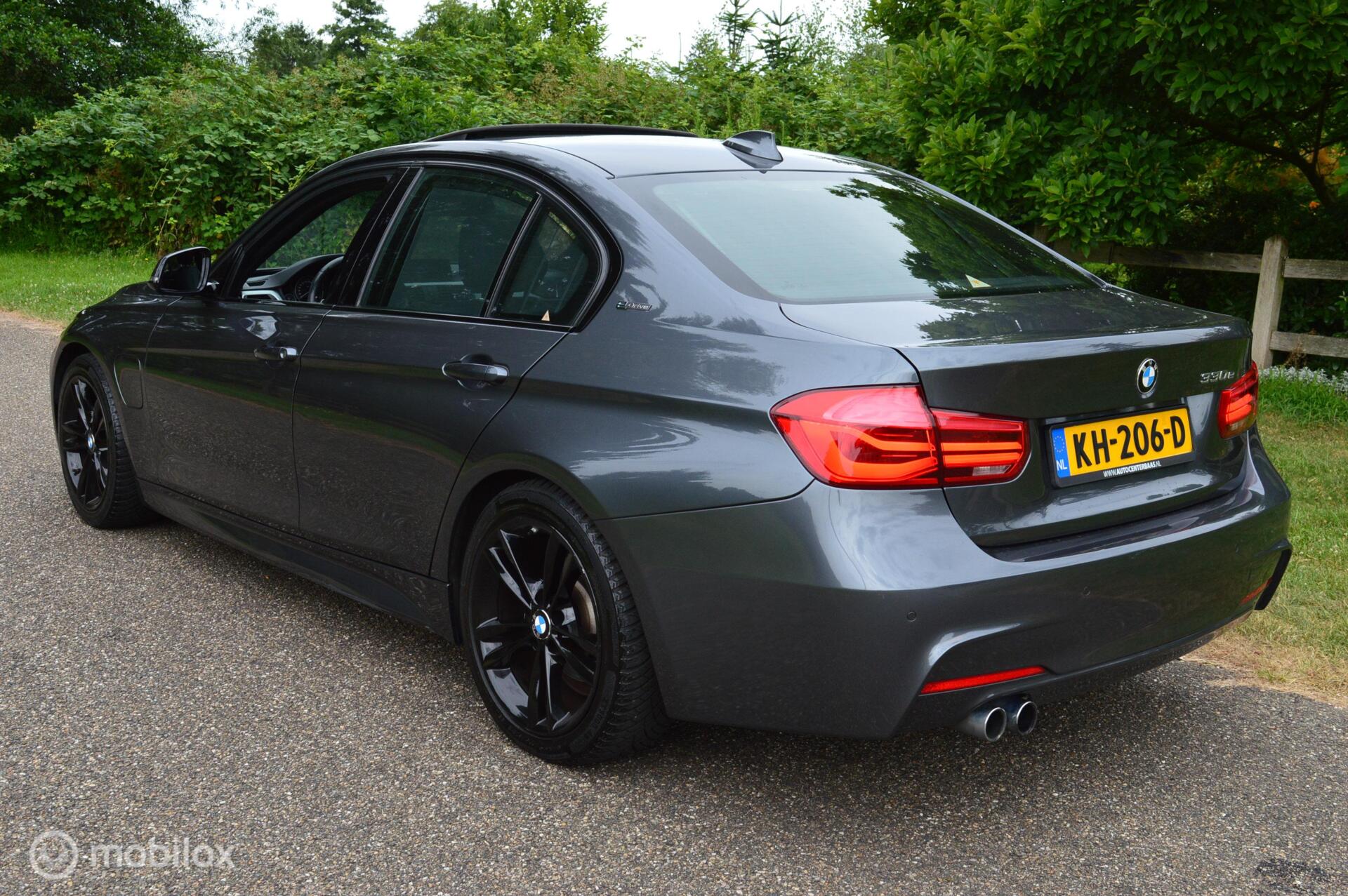 Foto van BMW 330e