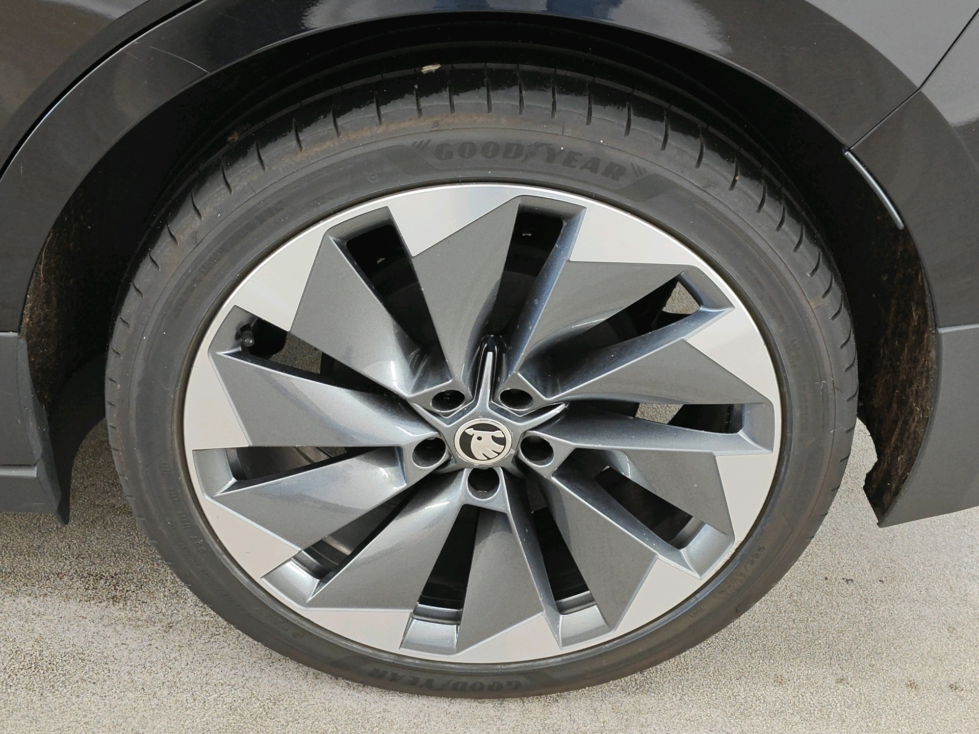 Foto van Skoda Enyaq 80