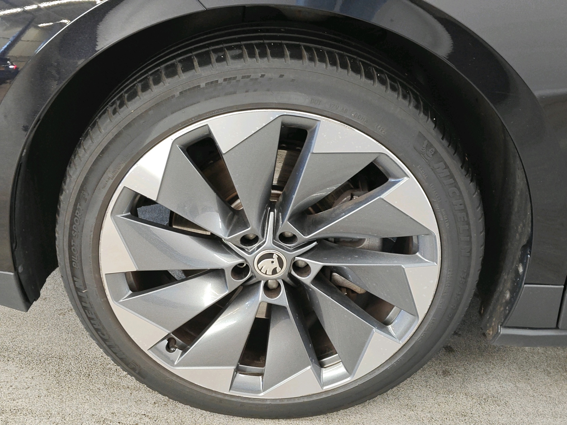 Foto van Skoda Enyaq 80
