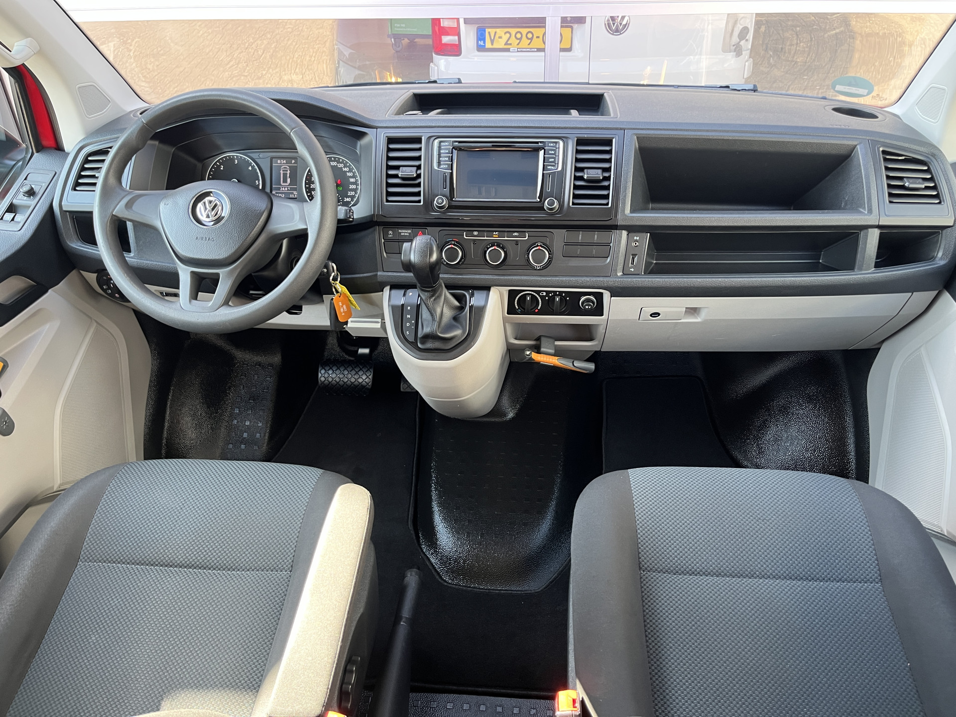 Foto van Volkswagen Transporter Kombi