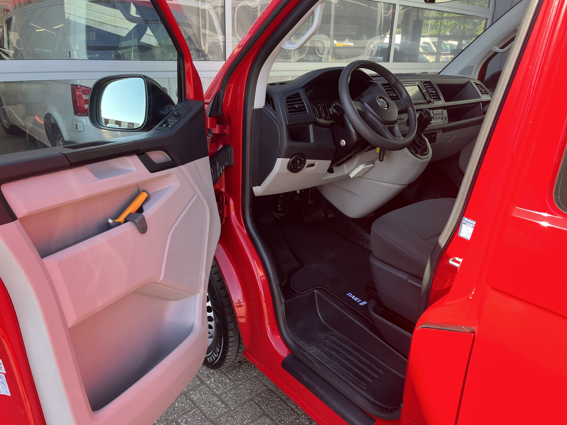 Foto van Volkswagen Transporter Kombi
