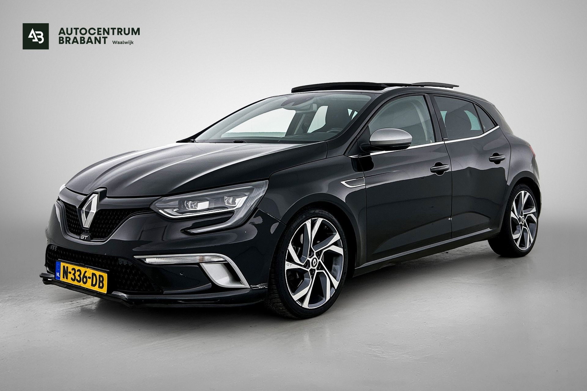 Renault Megane 1.6 TCe GT VOL!! | 205PK | Goed onderH | Pano | Add Cruise | Bose | StoelverW | AchterCam | Park Ass | Head-up | 2018 - voorkant