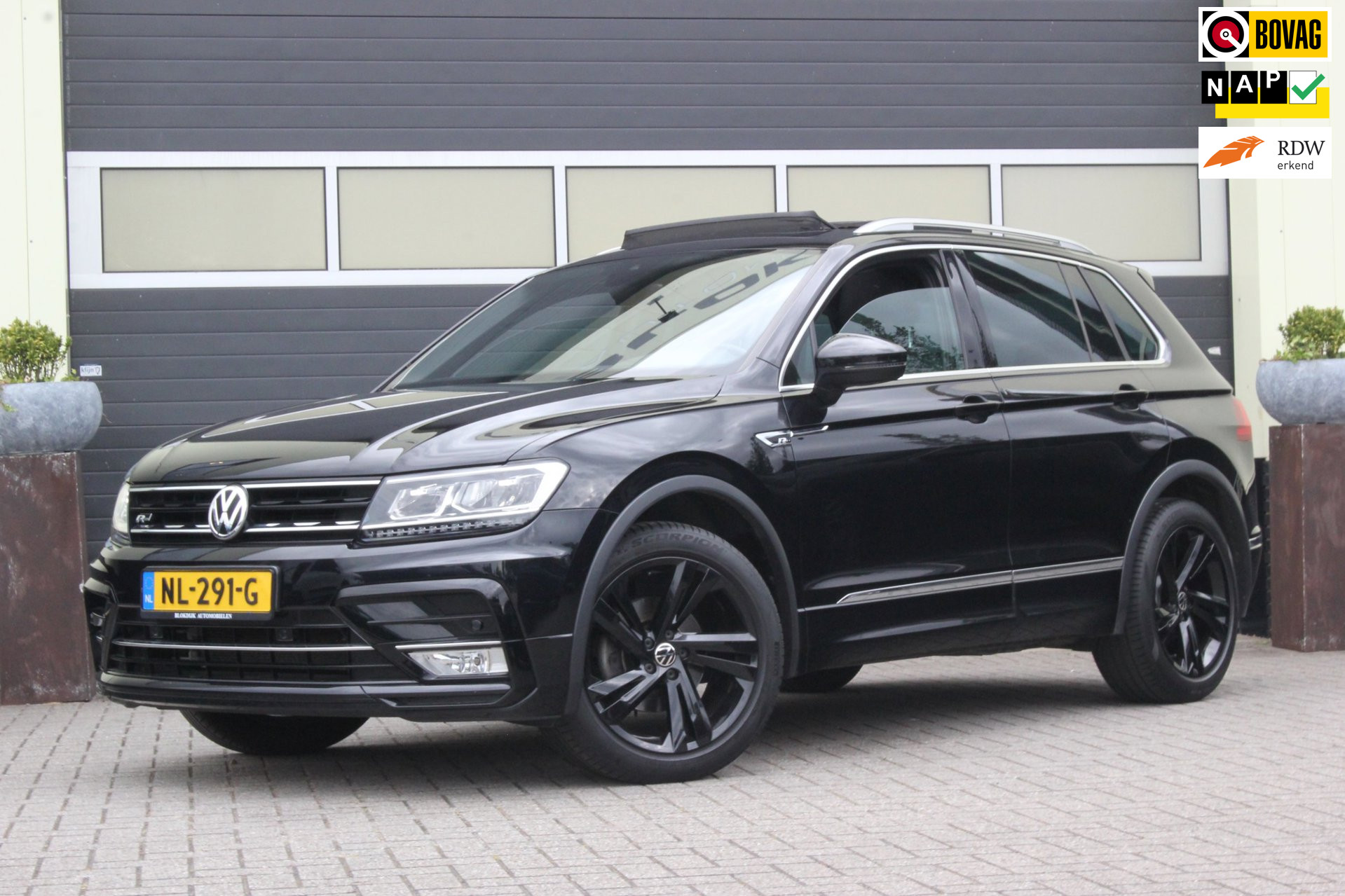 Volkswagen Tiguan 1.4 TSI ACT R-Line | Trekhaak | 19 Inch | 2017 - voorkant