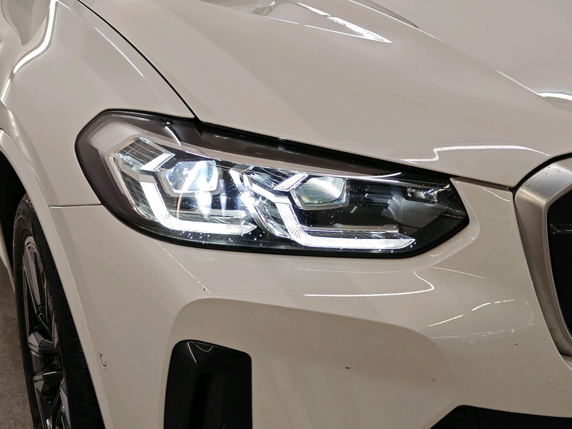 Foto van BMW Ix3