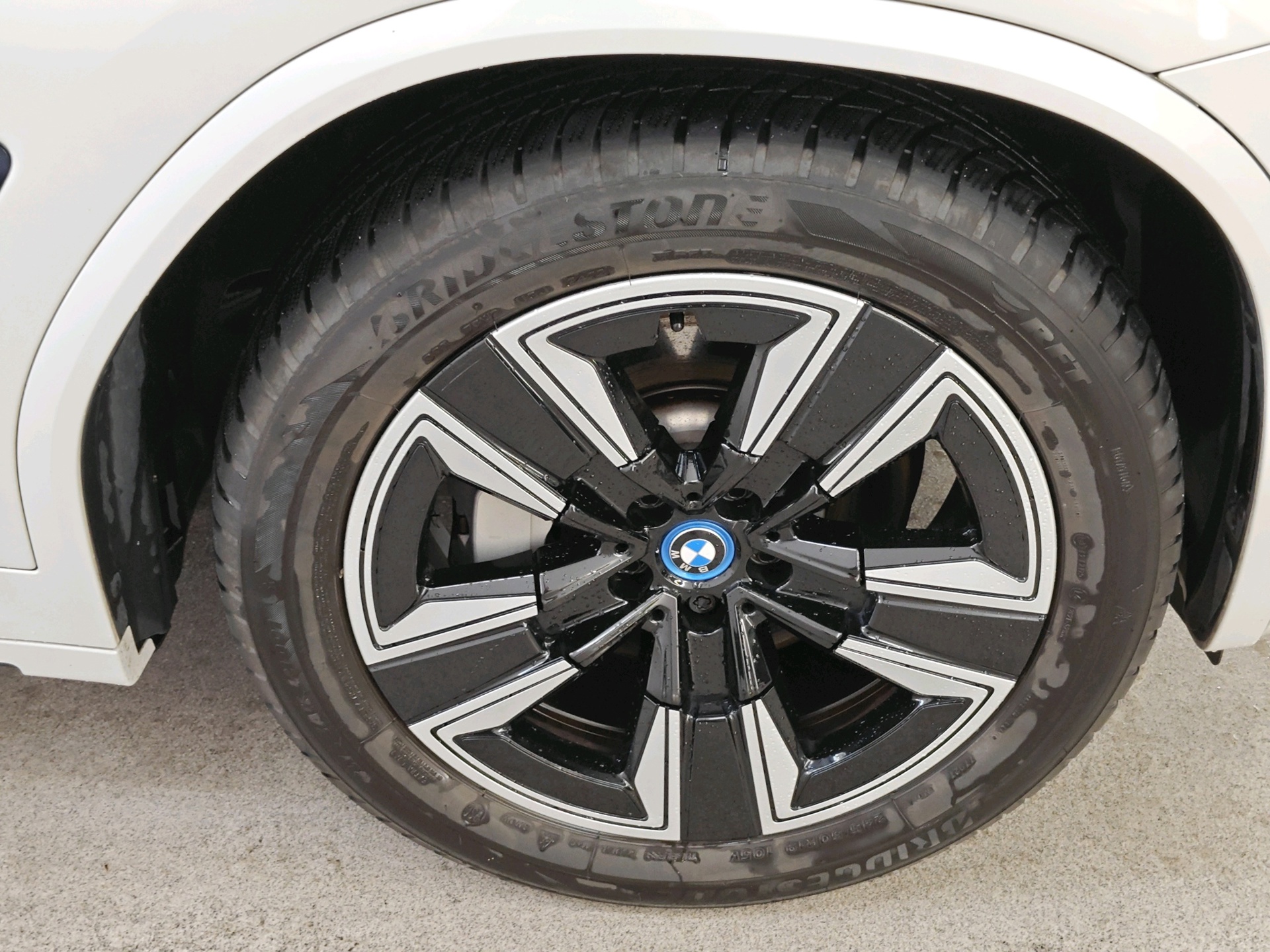 Foto van BMW Ix3