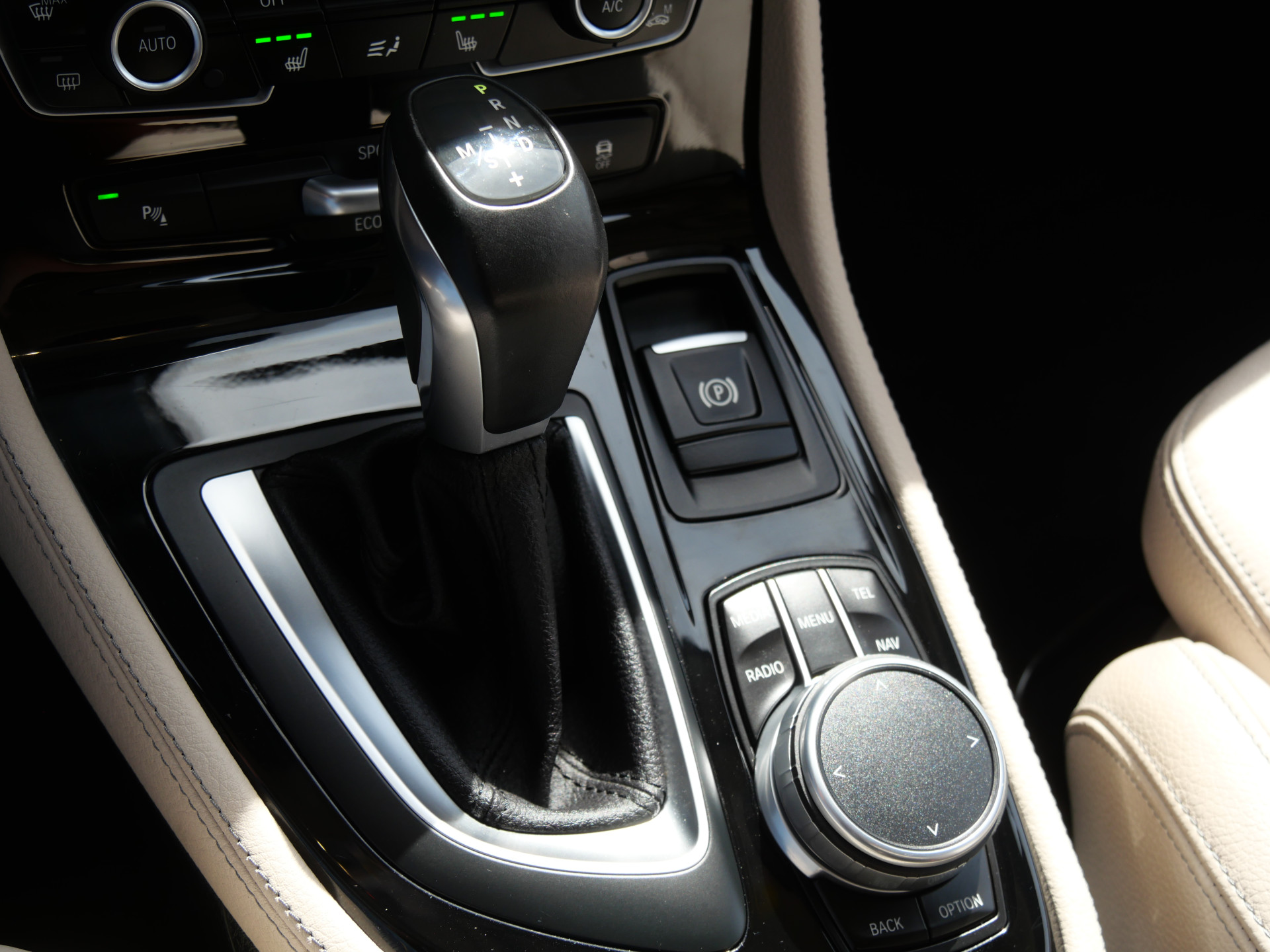 Foto van BMW 220i Active Tourer