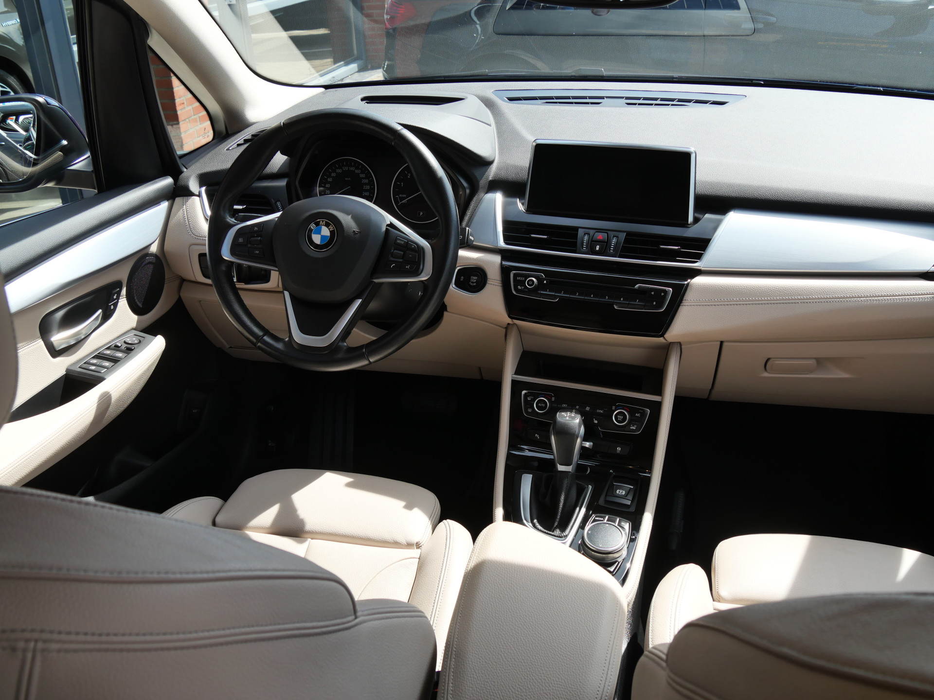 Foto van BMW 220i Active Tourer