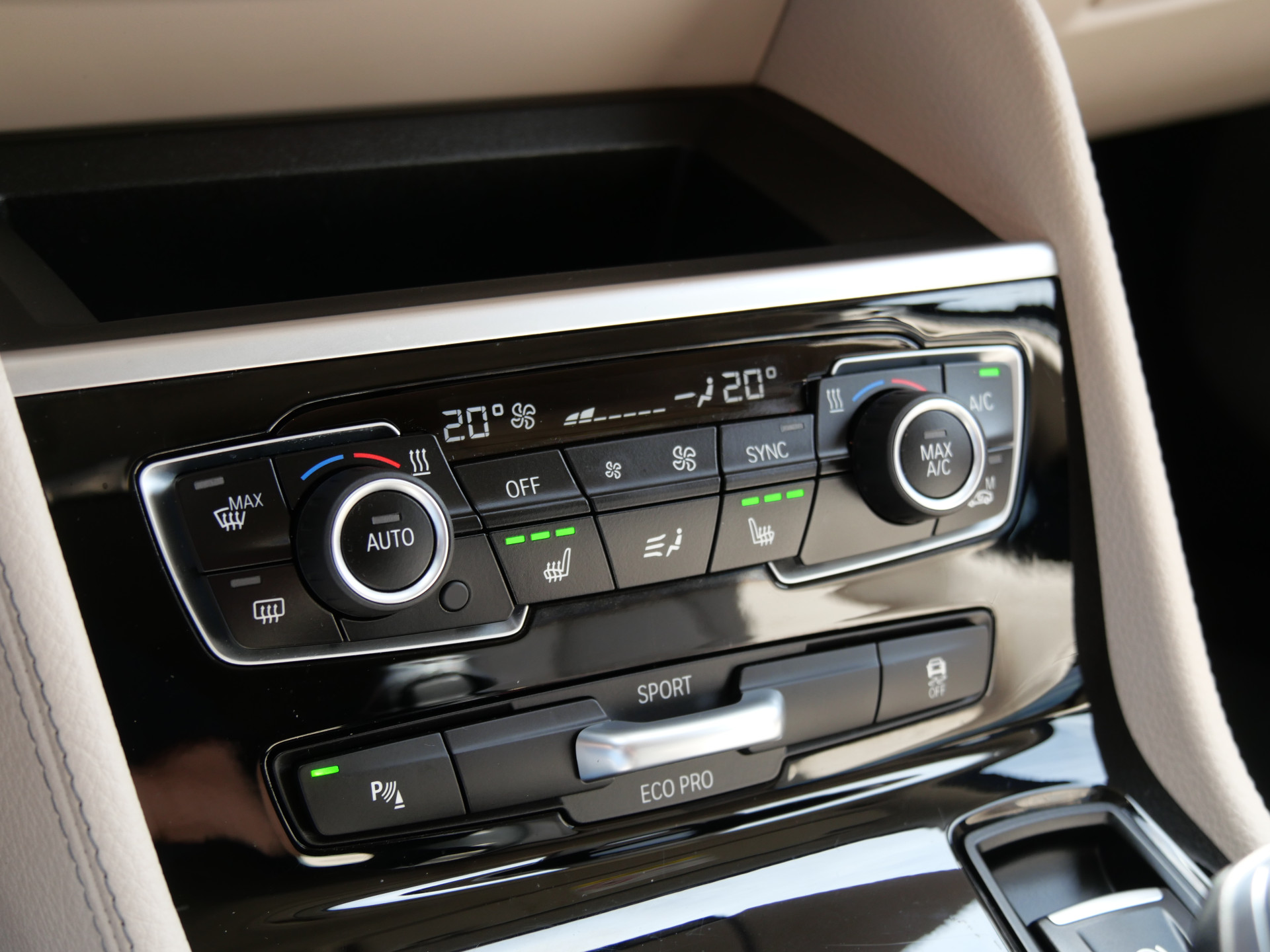 Foto van BMW 220i Active Tourer