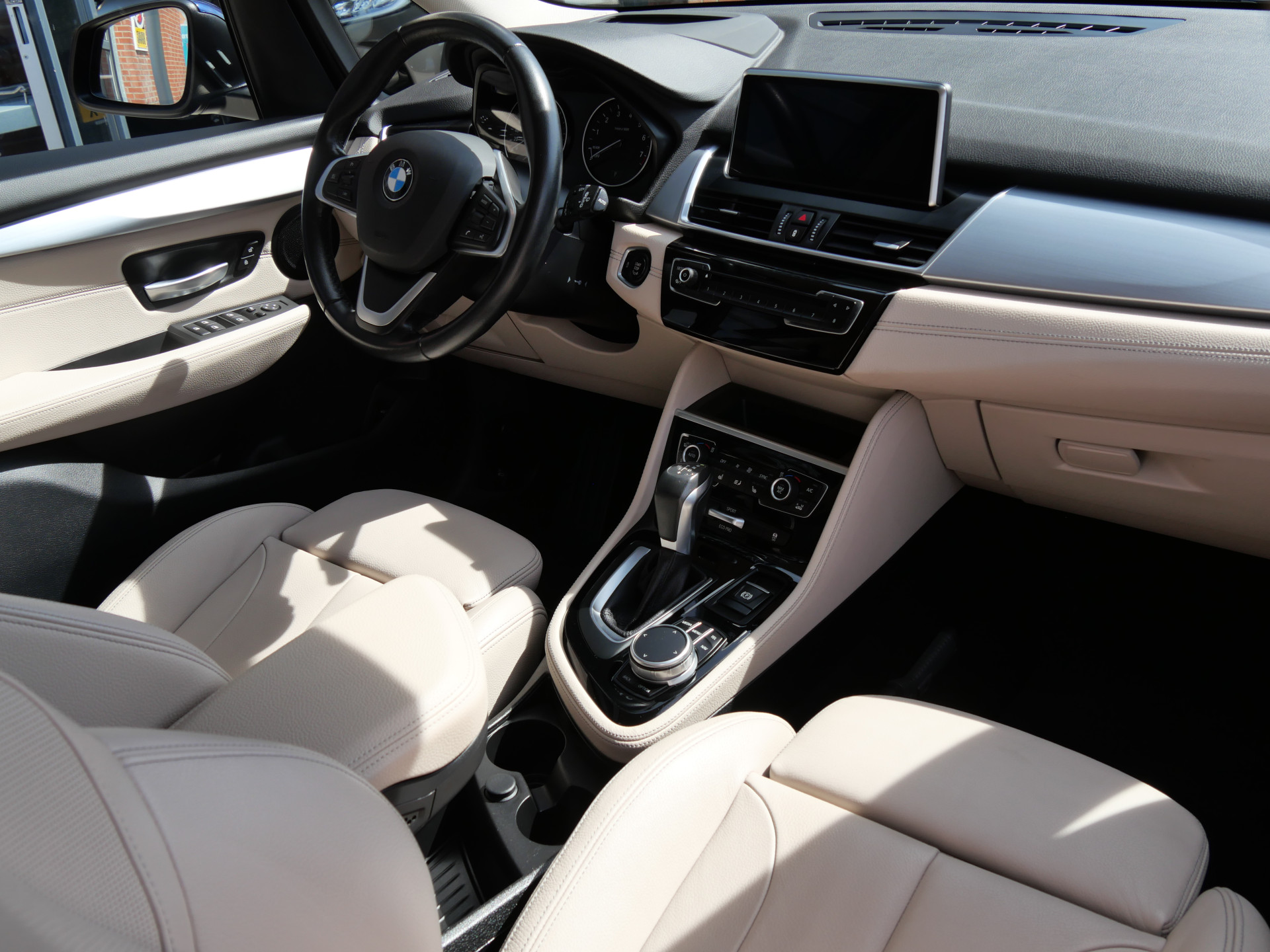 Foto van BMW 220i Active Tourer