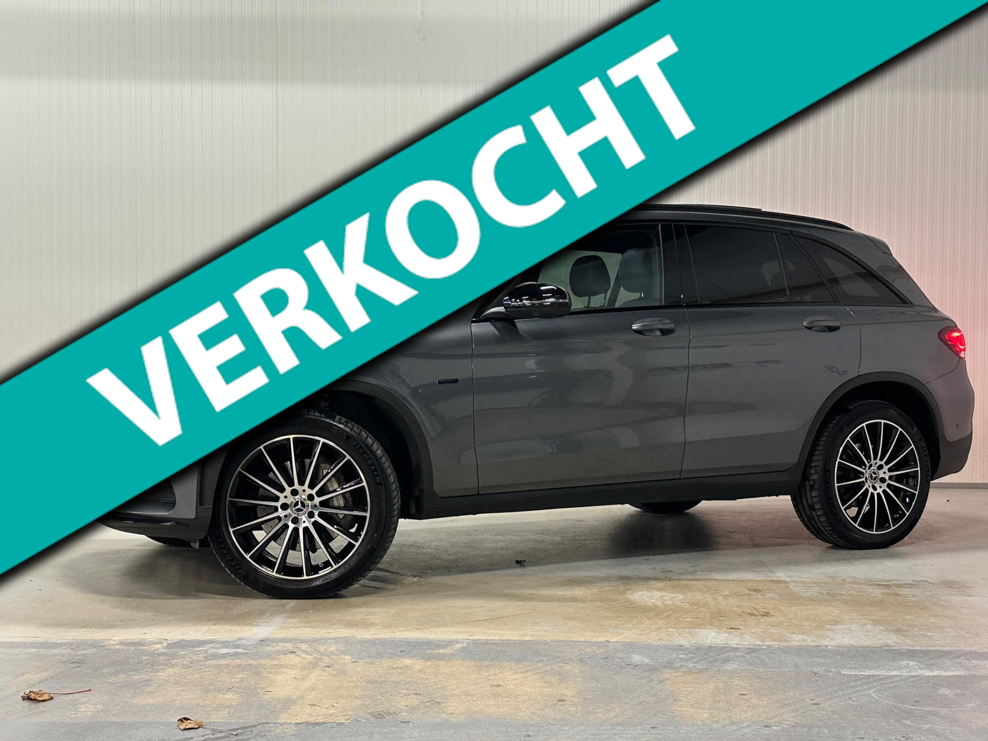 Mercedes-Benz GLC 300 E 4Matic 300e 4MATIC Business Solution AMG | PANO | VIRTUAL | BURMESTER | MEMORY SEATS 2021 - voorkant