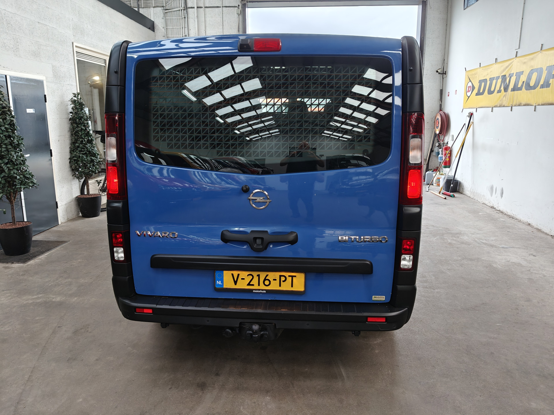 Foto van Opel Vivaro-b