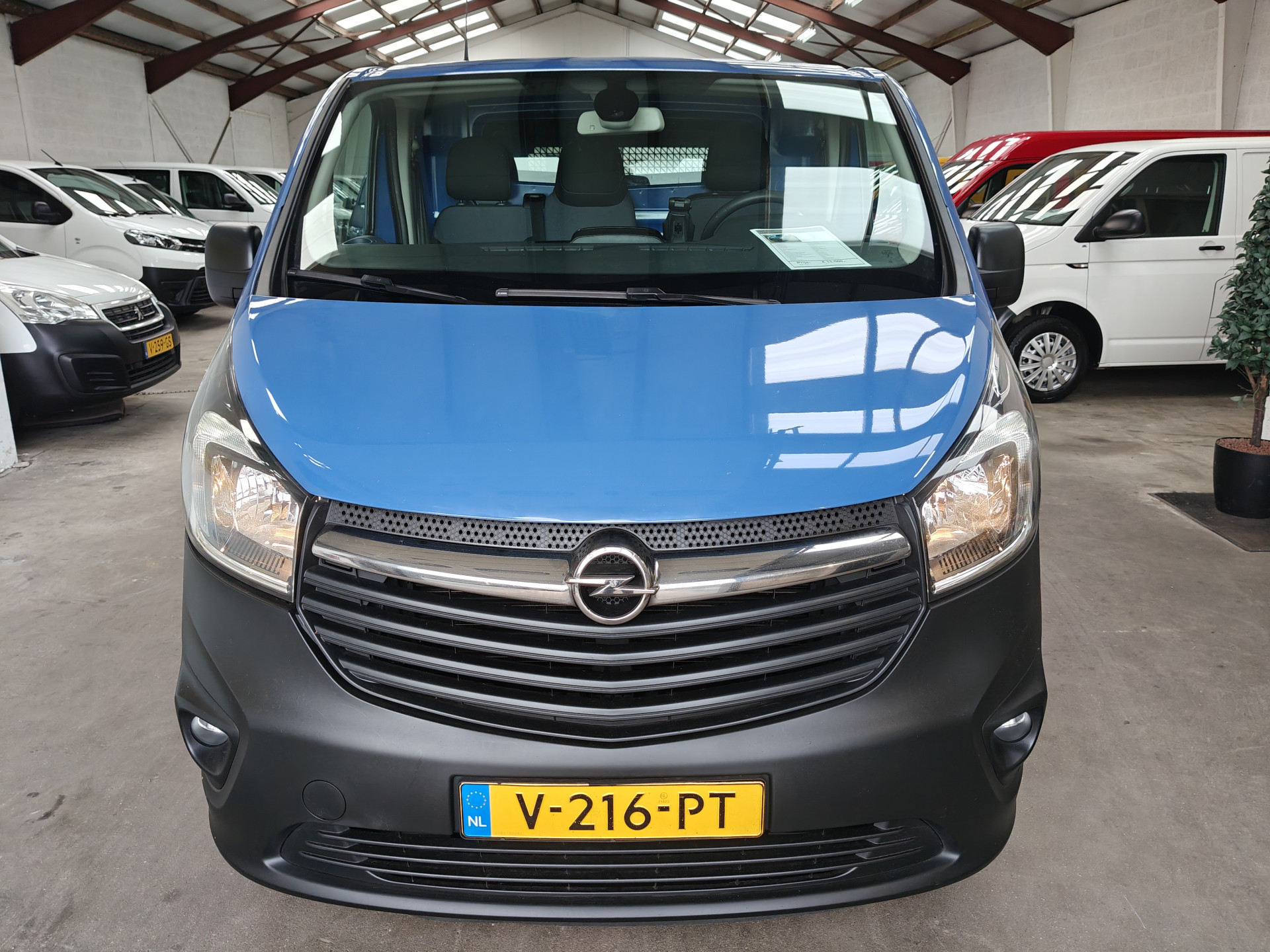 Foto van Opel Vivaro-b