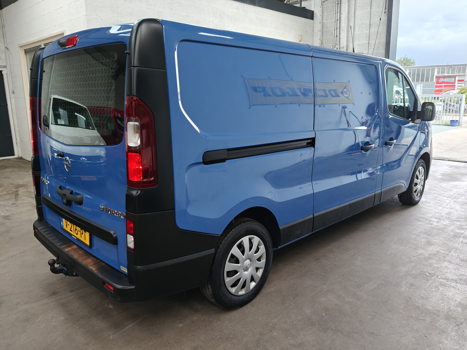 Foto van Opel Vivaro-b