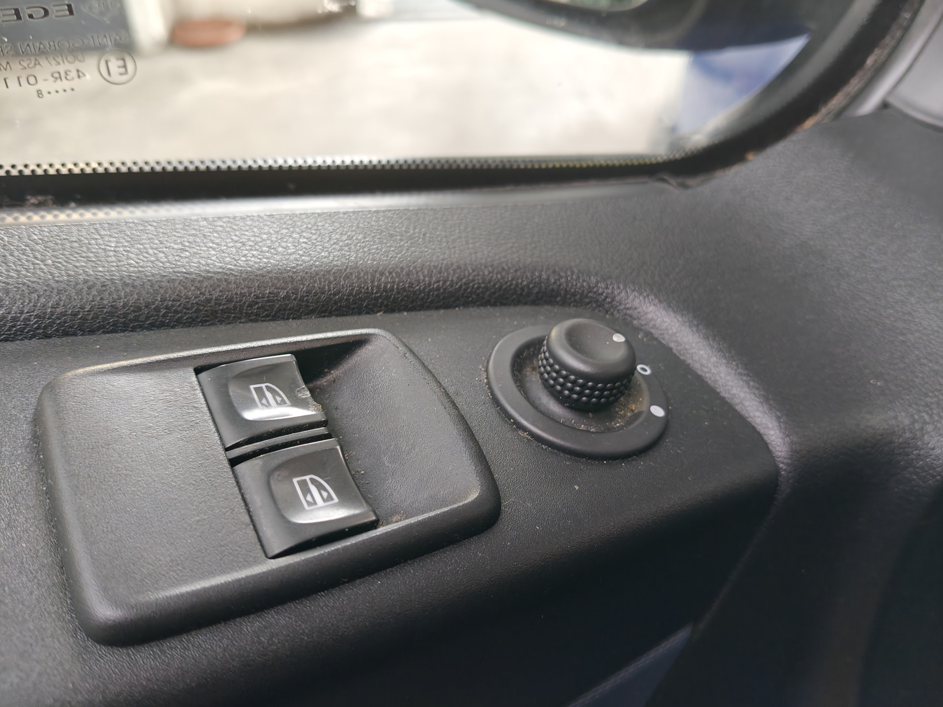 Foto van Opel Vivaro-b