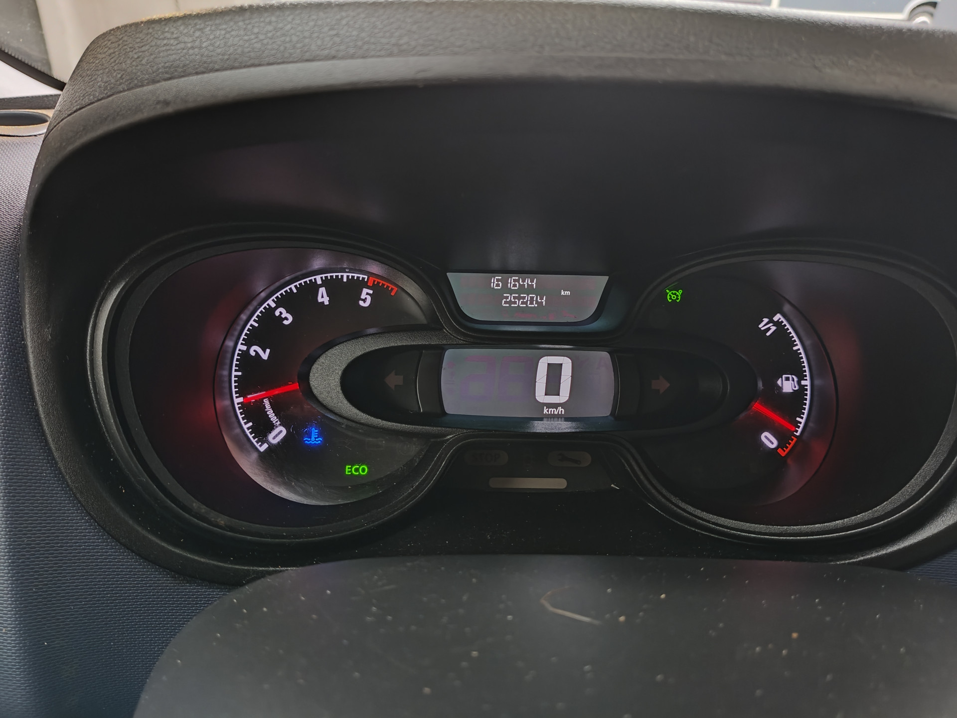 Foto van Opel Vivaro-b