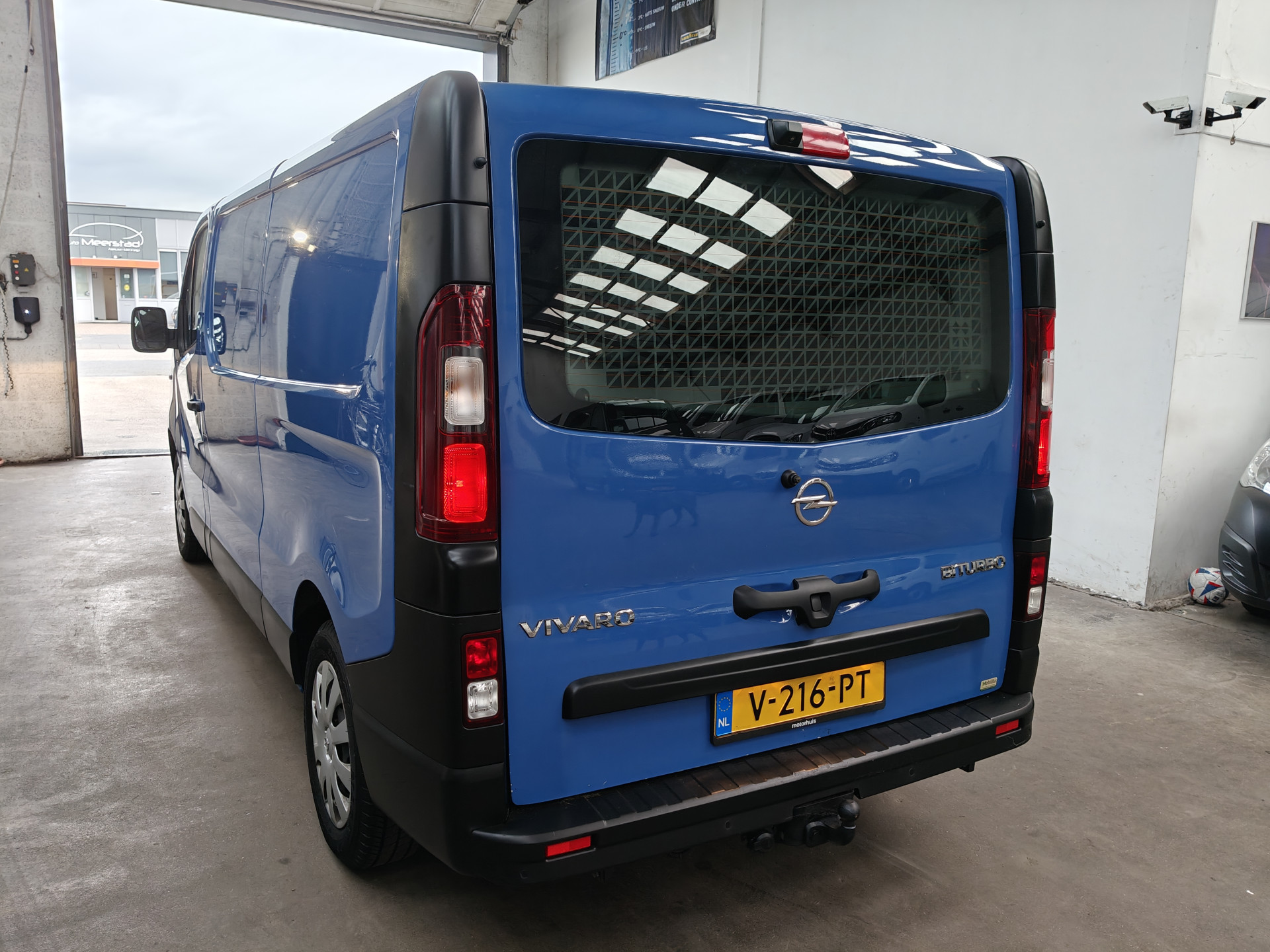 Foto van Opel Vivaro-b