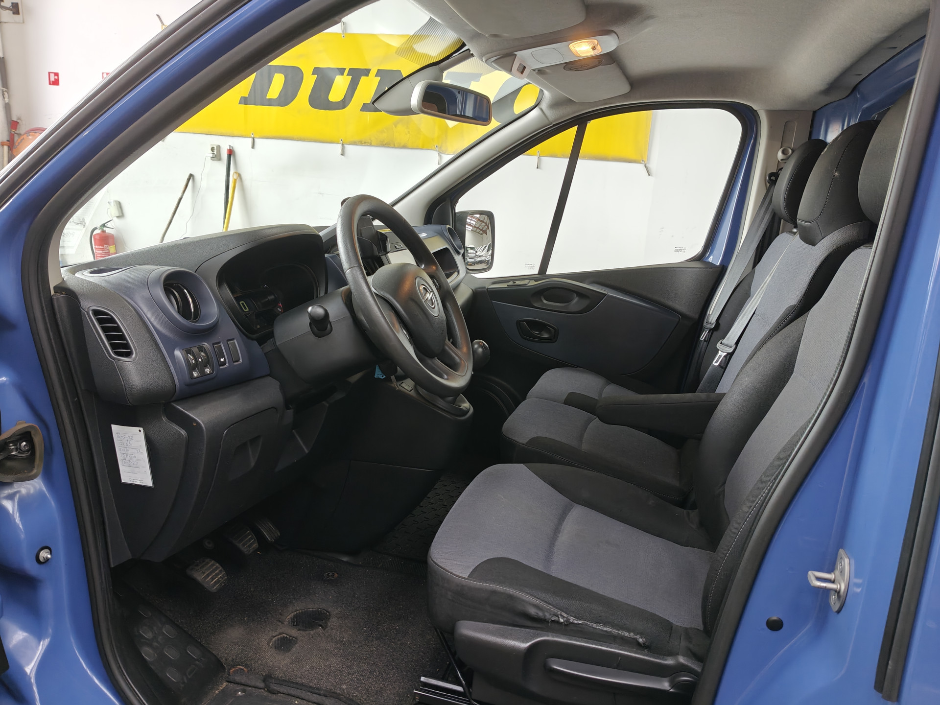 Foto van Opel Vivaro-b