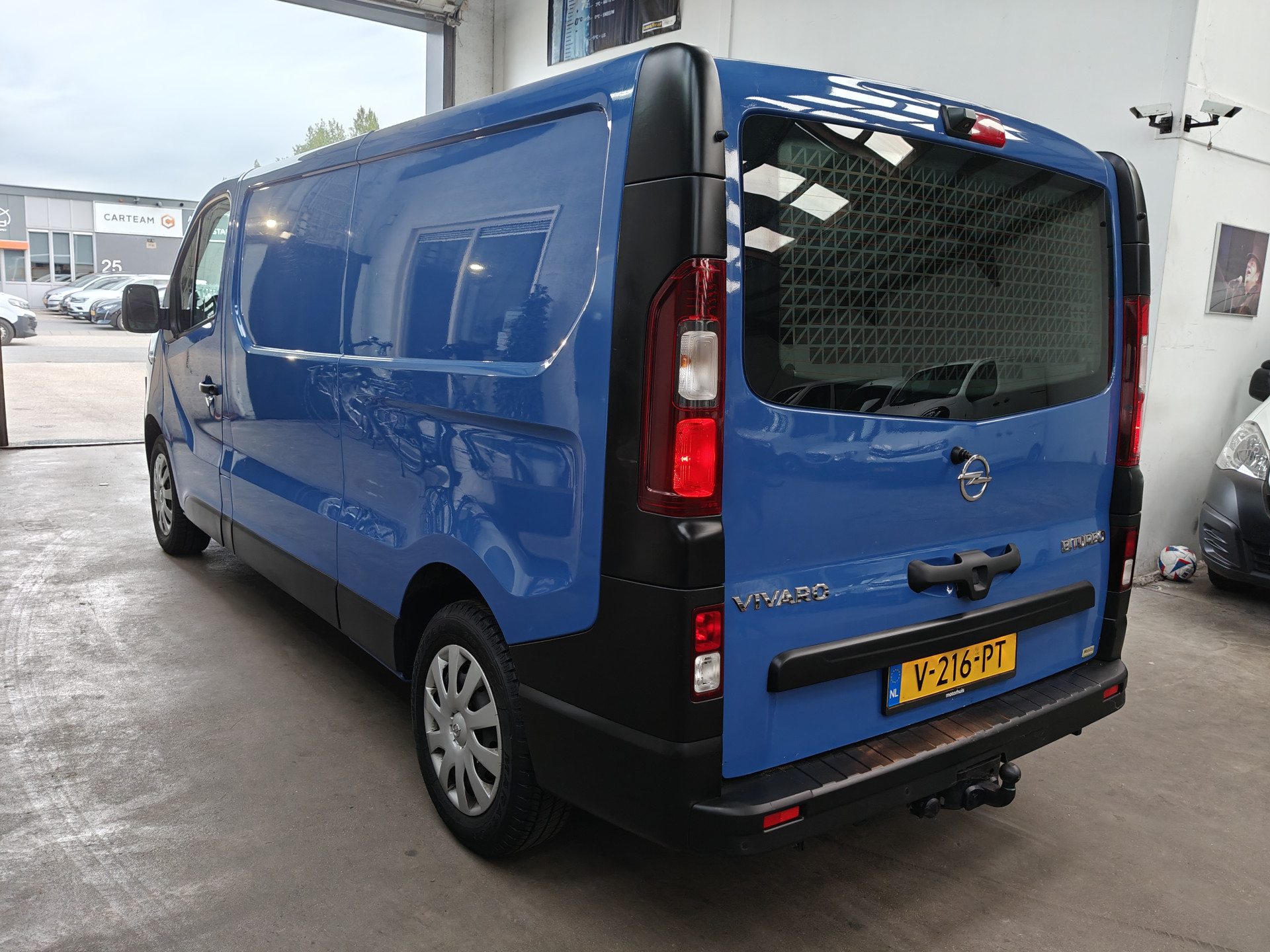 Foto van Opel Vivaro-b