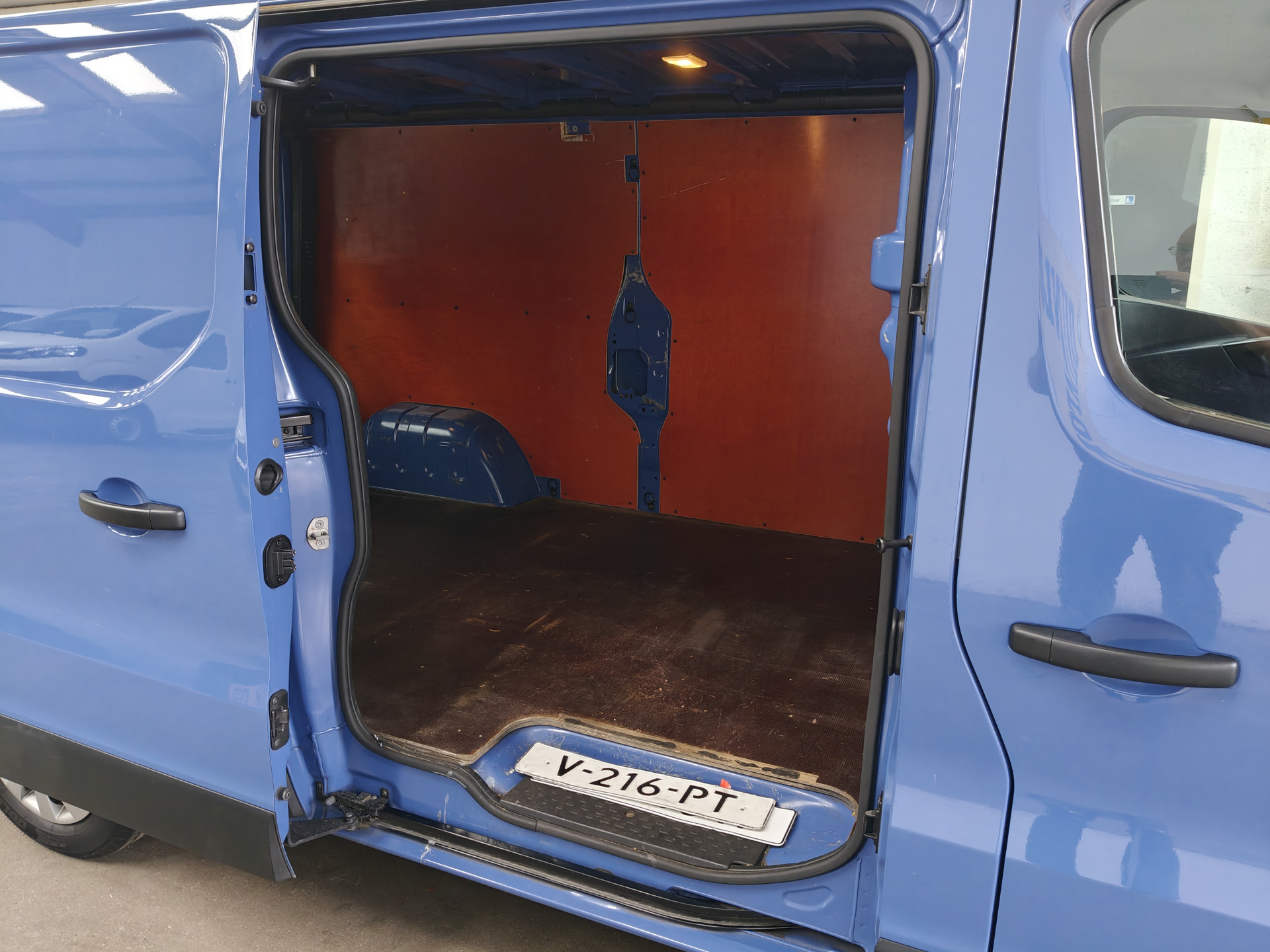 Foto van Opel Vivaro-b