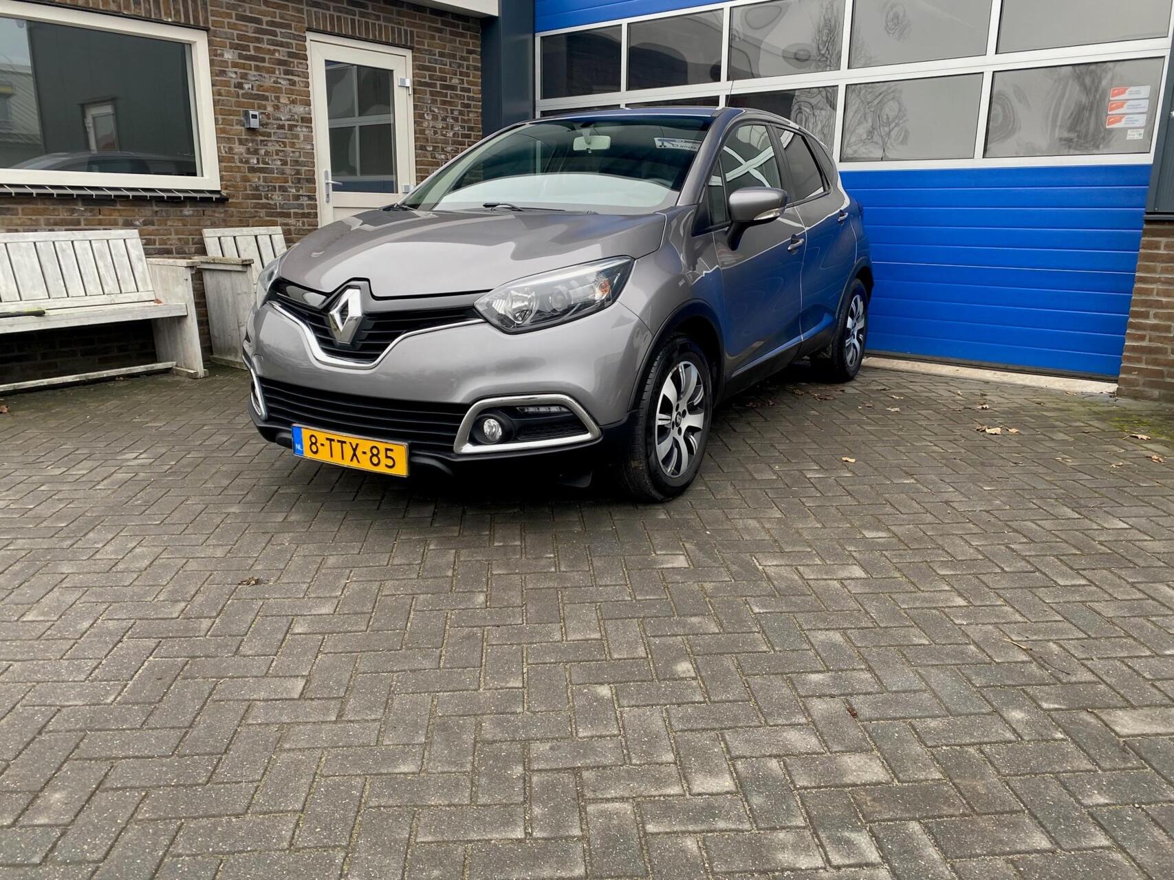Renault Captur 1.2 TCe Expression cruise airco trekhaak 2014 - voorkant