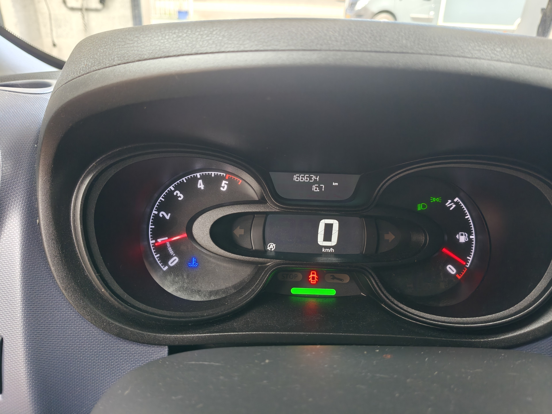 Foto van Opel Vivaro-b