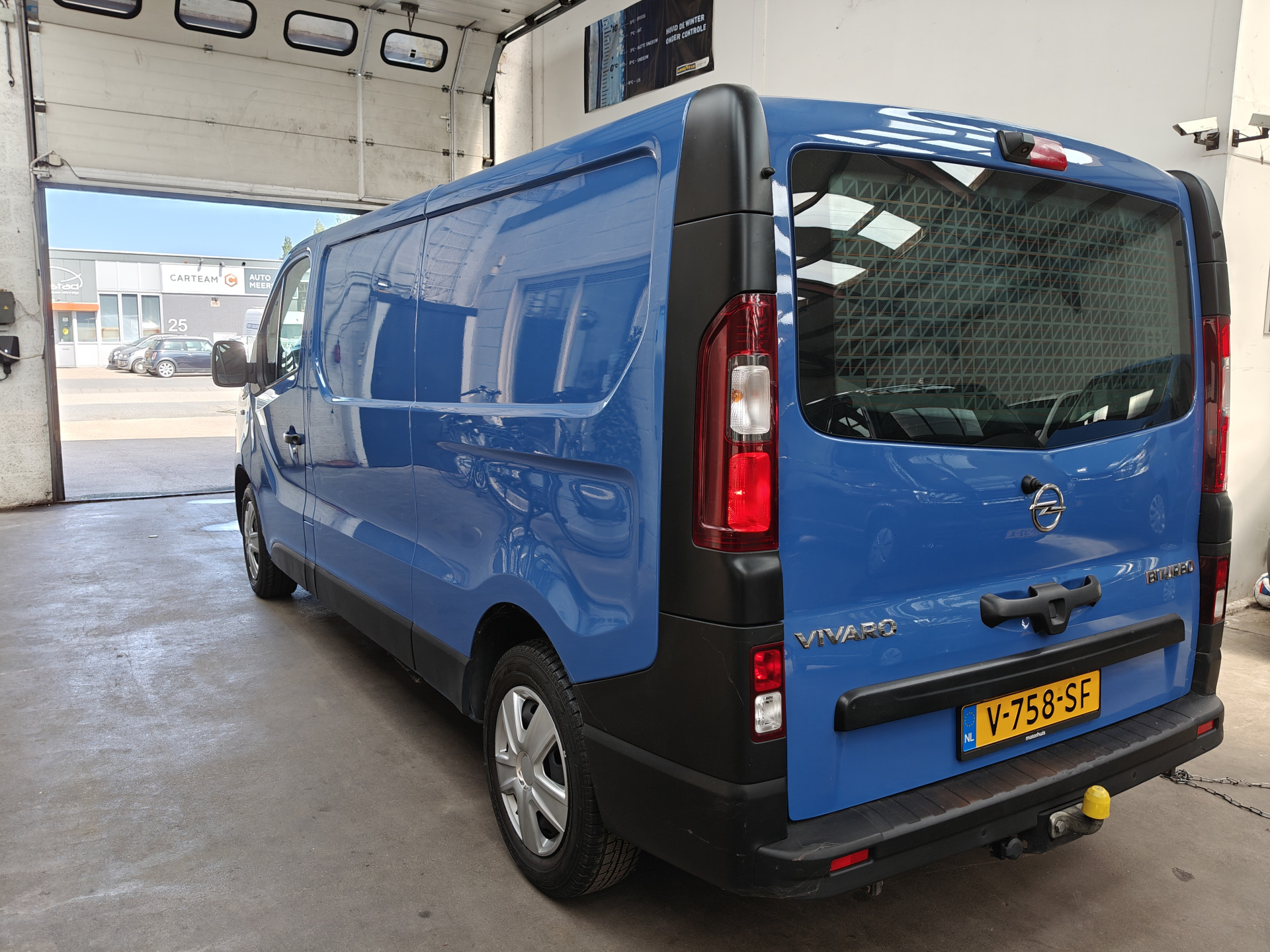 Foto van Opel Vivaro-b