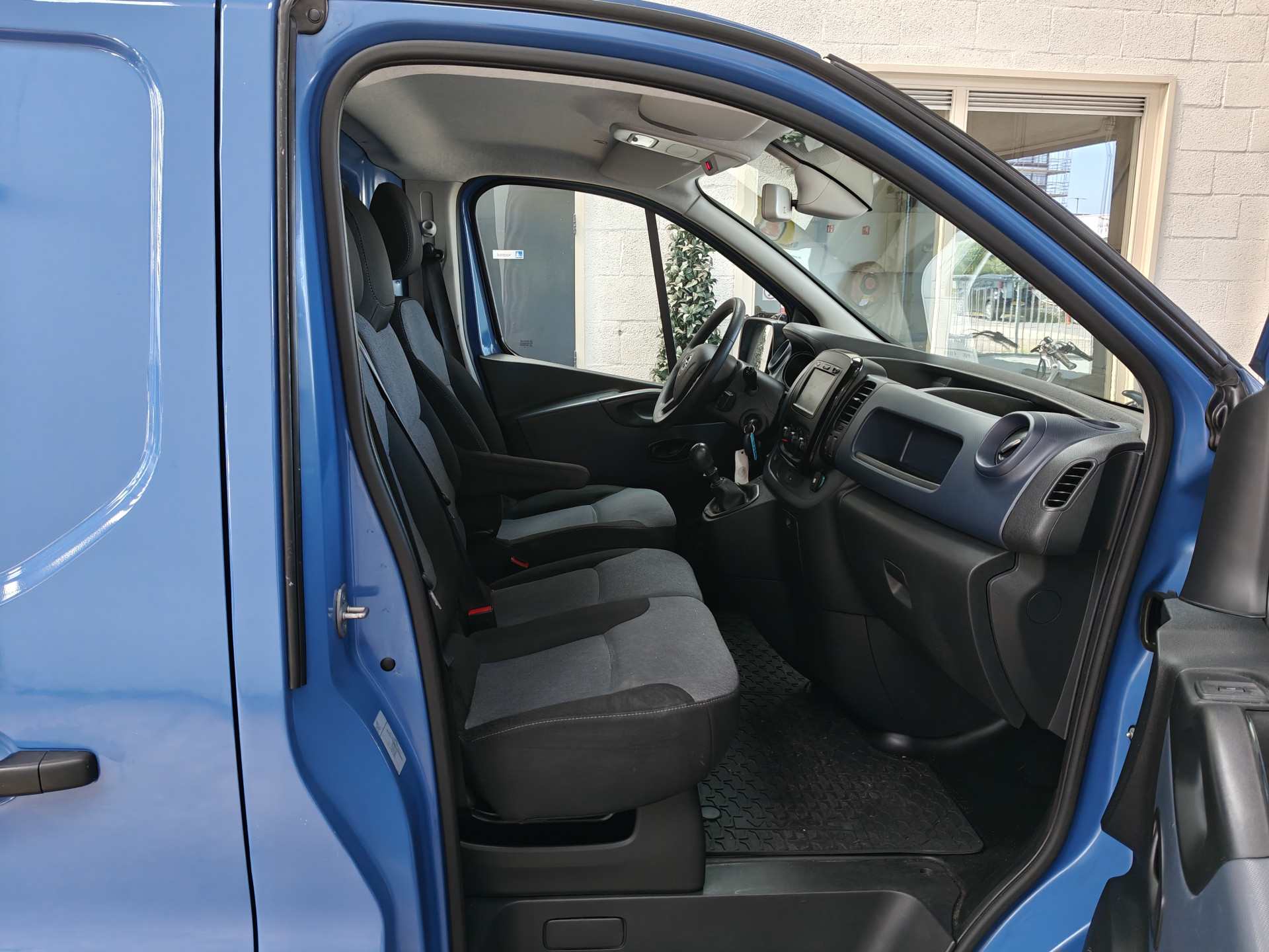 Foto van Opel Vivaro-b