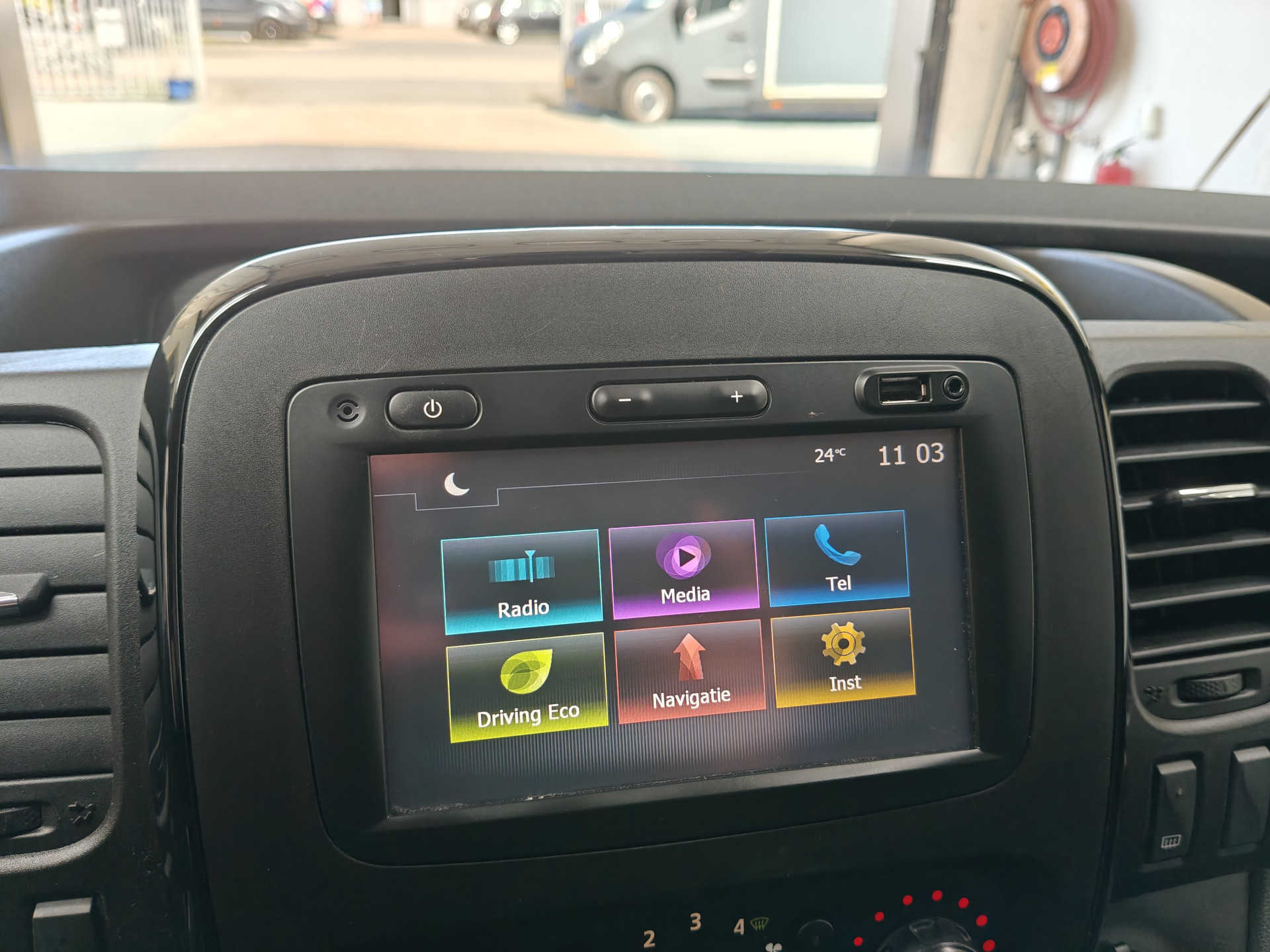 Foto van Opel Vivaro-b