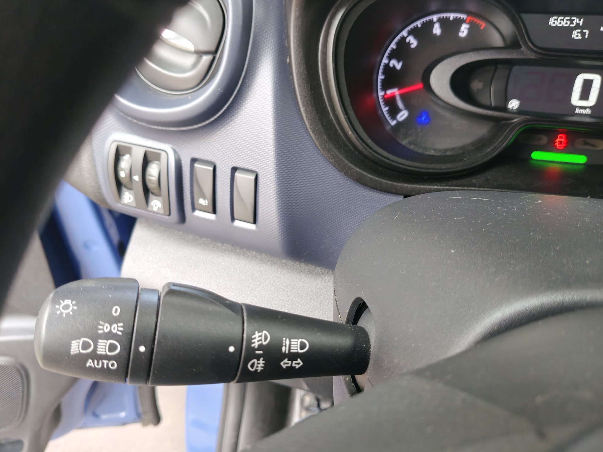 Foto van Opel Vivaro-b