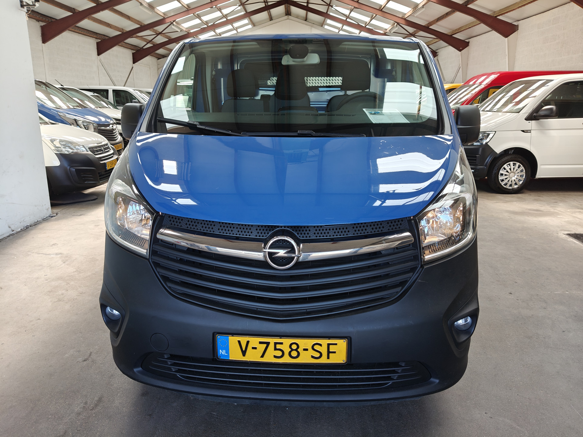 Foto van Opel Vivaro-b